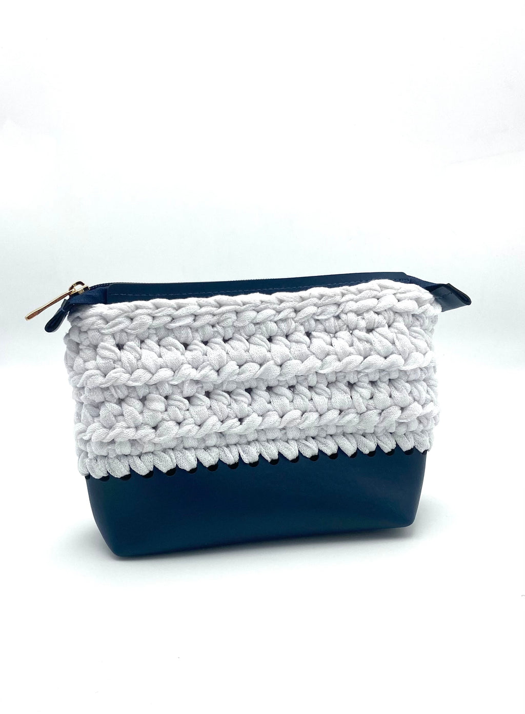 Trousse en crochet marine et blanche