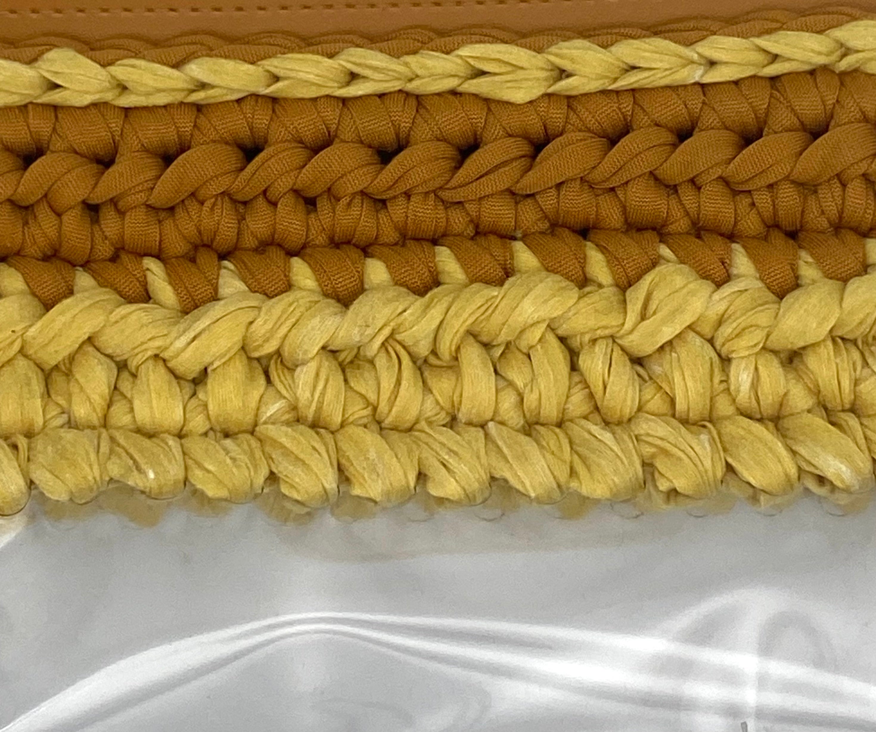 Trousse en crochet tons épicés