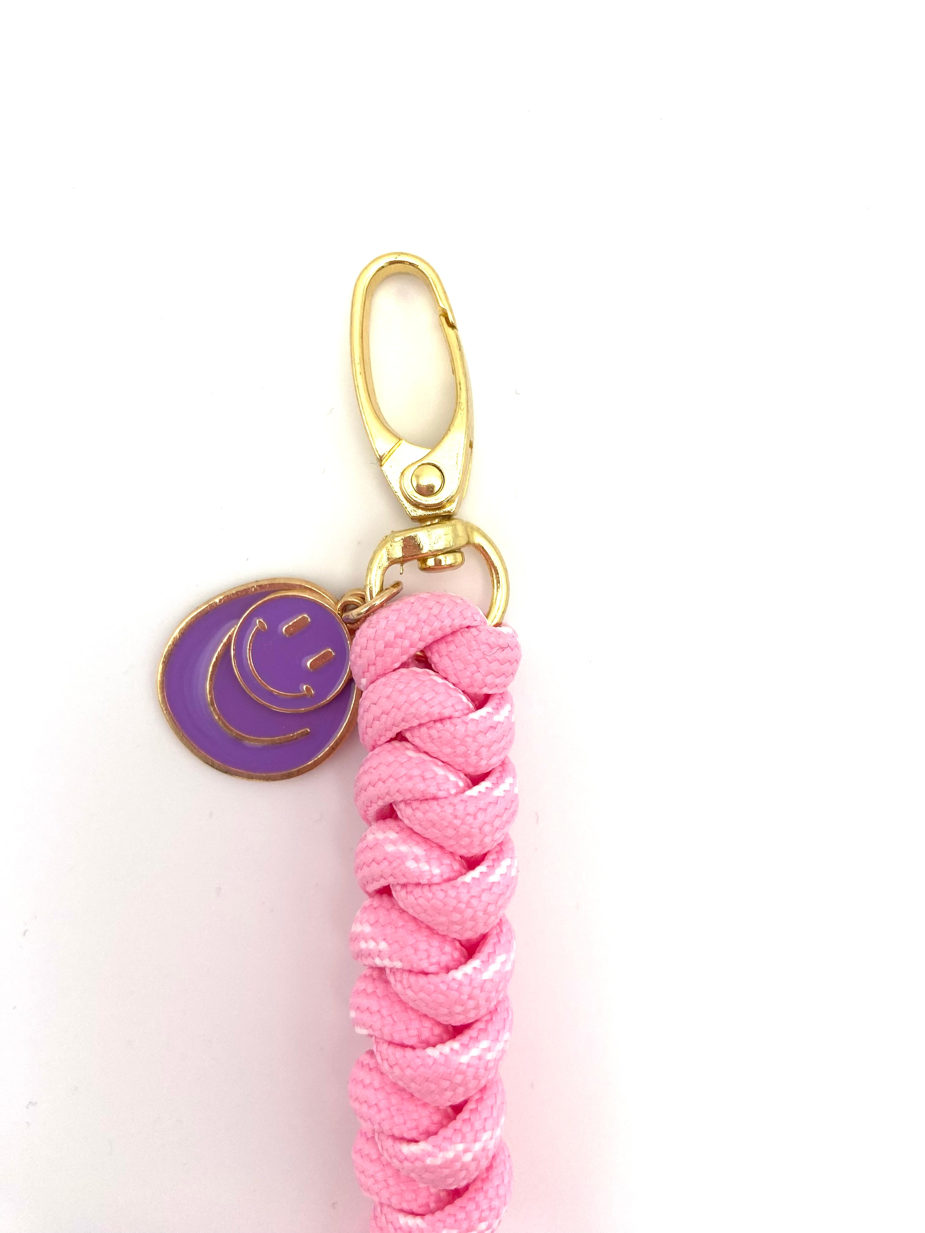 Porte clés et accessoire de sac ou téléphone smileys en paracorde rose