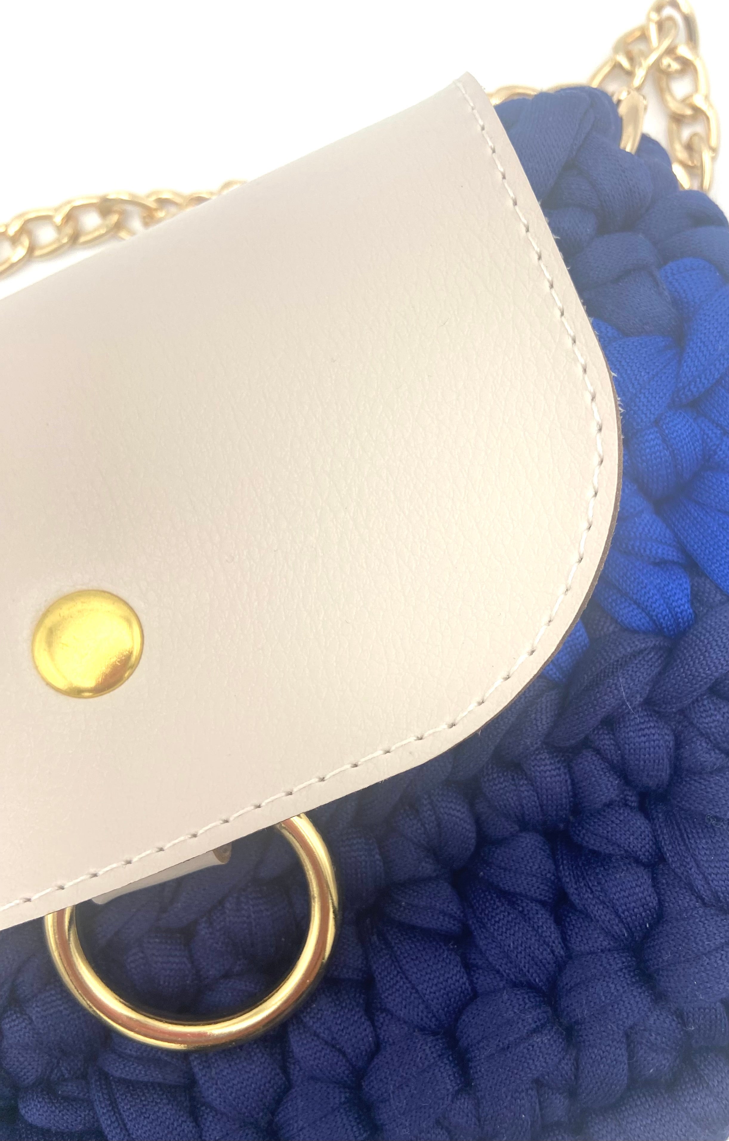 Mini pochette Oslo en macramé bleus