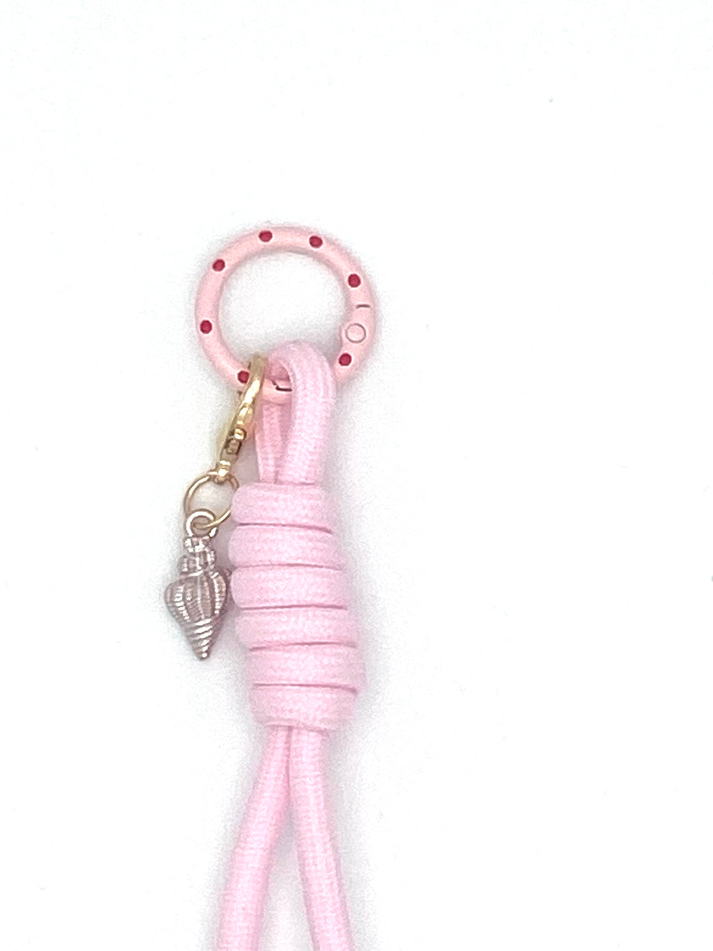 Porte clés en macramé rose et coquillage