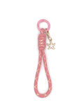 Porte clés en macramé rose et jaune avec coquillage