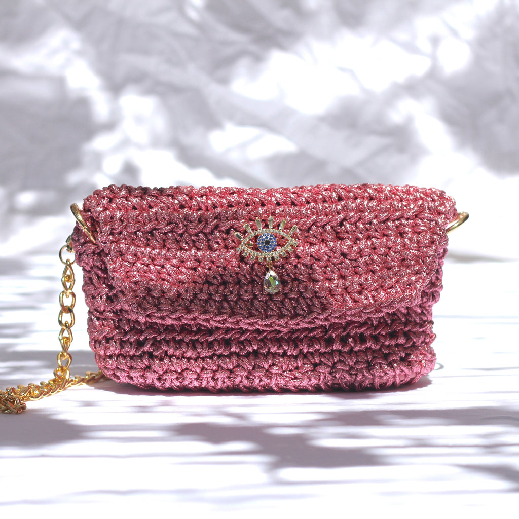 Petit sac épaule au crochet rose métallique