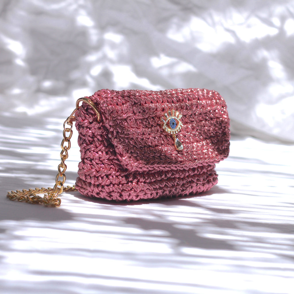 Petit sac épaule au crochet rose métallique