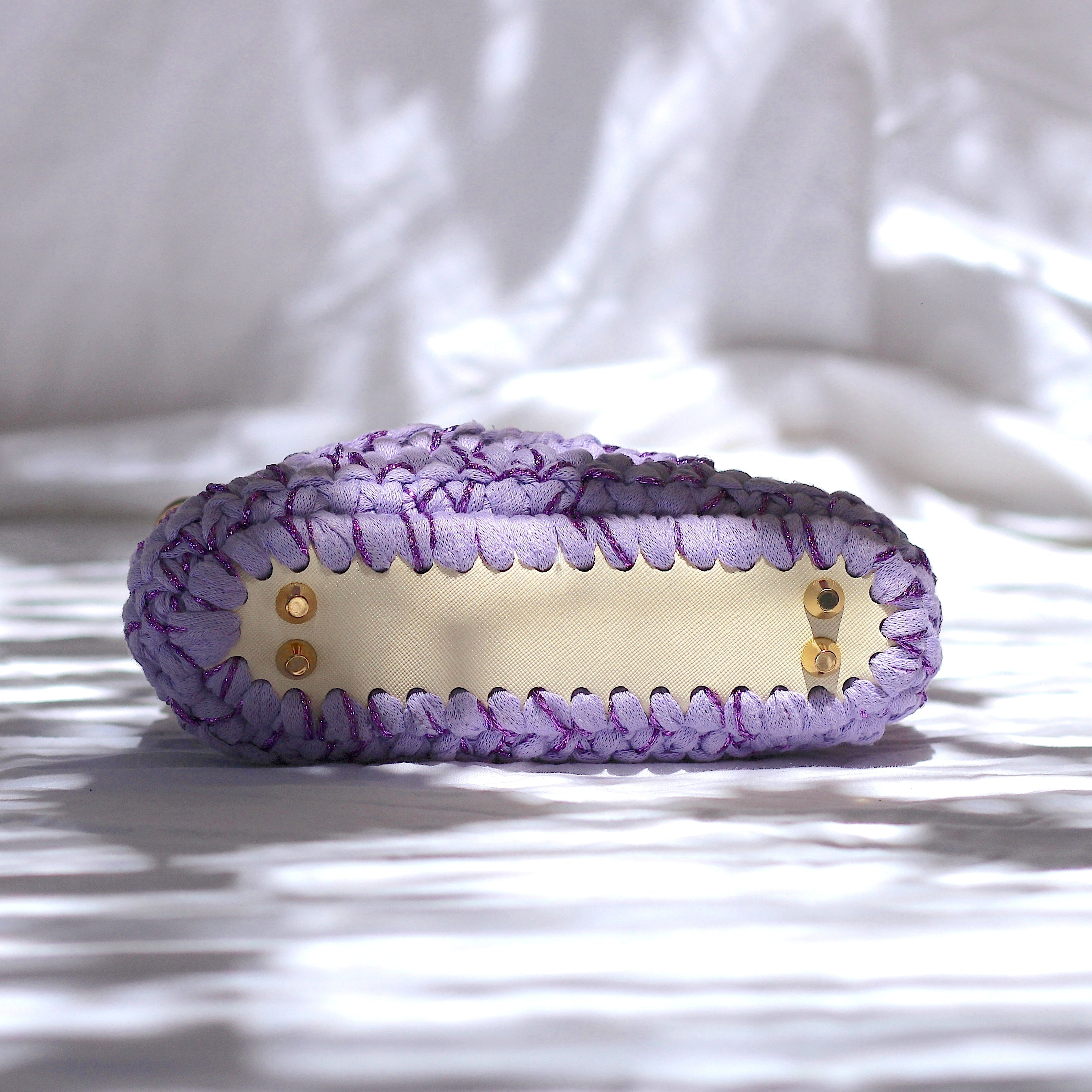 Petit sac au crochet violet et parme métallisé