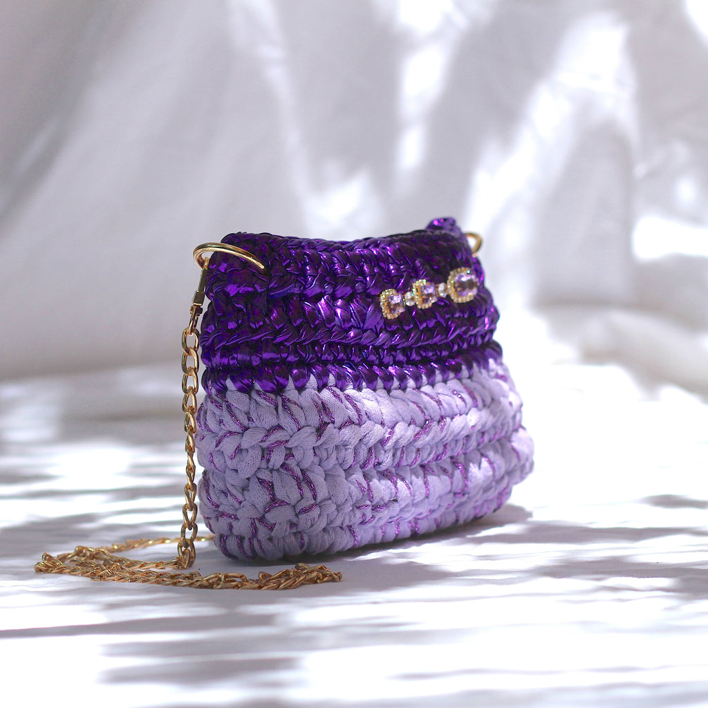 Petit sac au crochet violet et parme métallisé