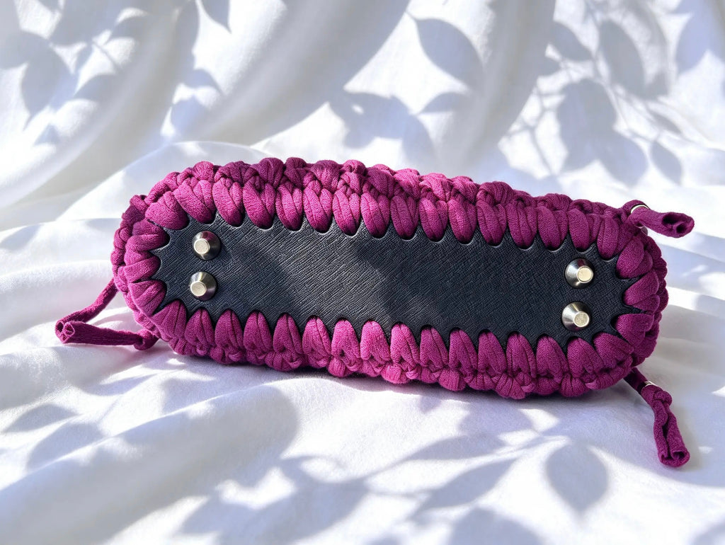Petit sac bourse au crochet bordeaux. Fait main en France