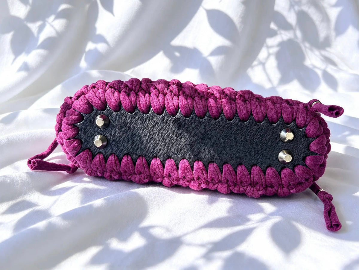 Petit sac bourse au crochet bordeaux. Fait main en France