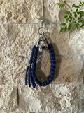 Grigri en macramé bleu marine