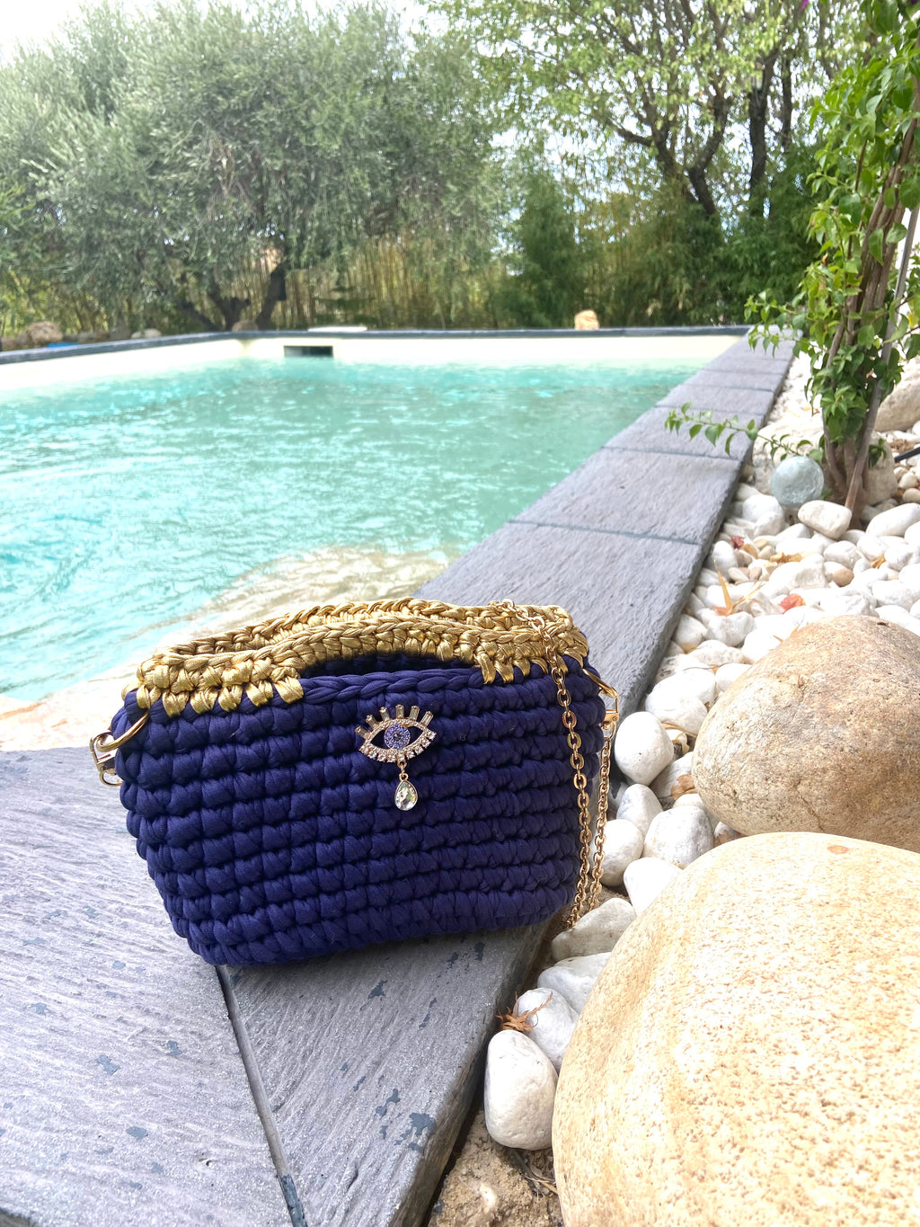 Sac au crochet marine et or