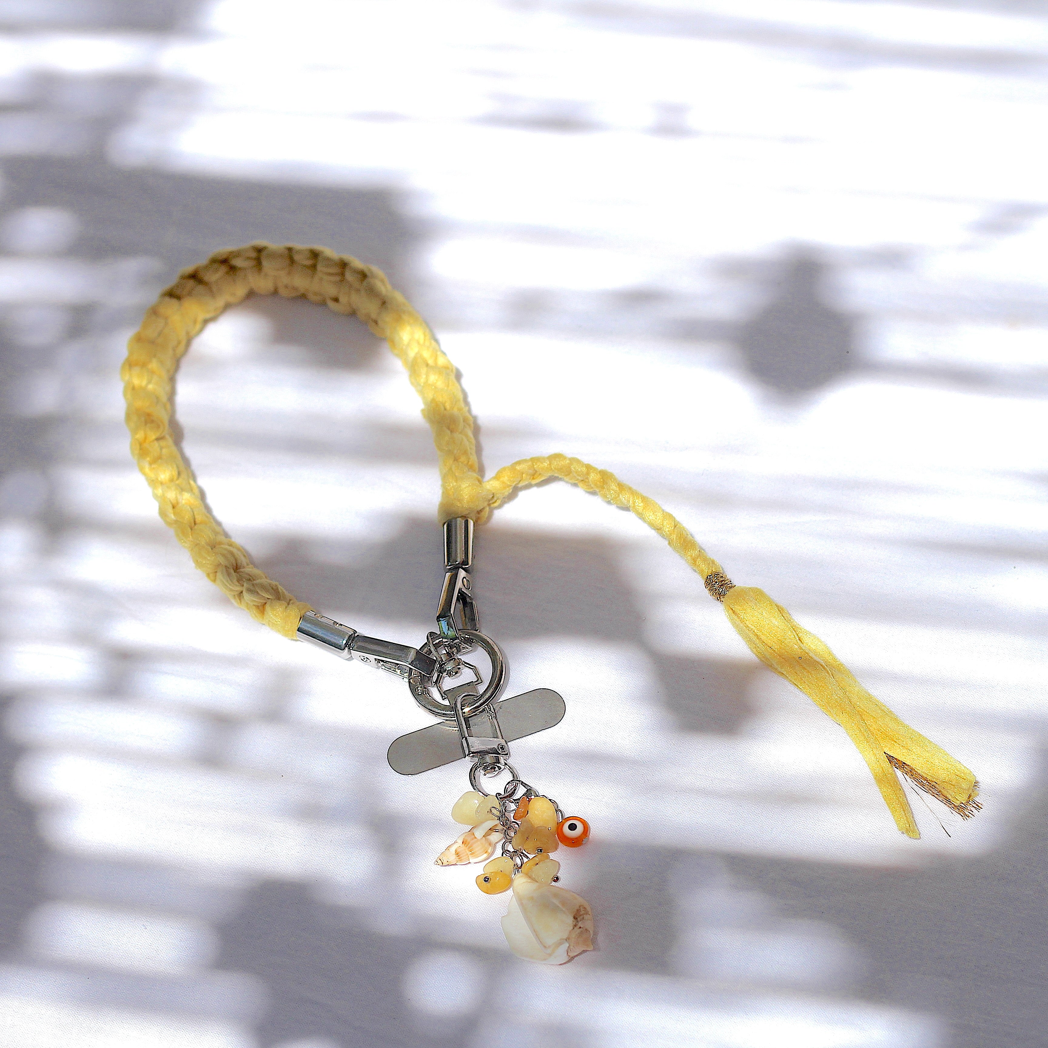 Grigri en macramé jaune