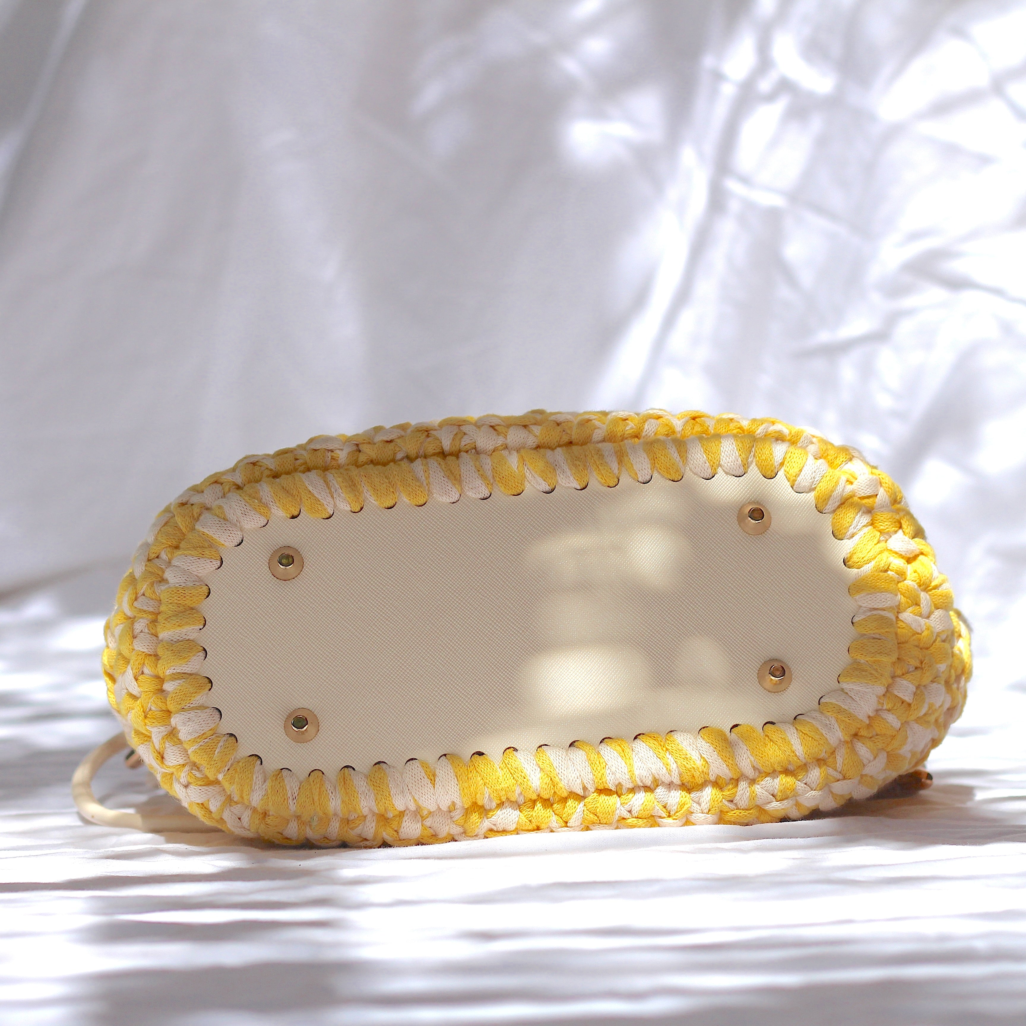 Sac bandoulière au crochet jaune et crème