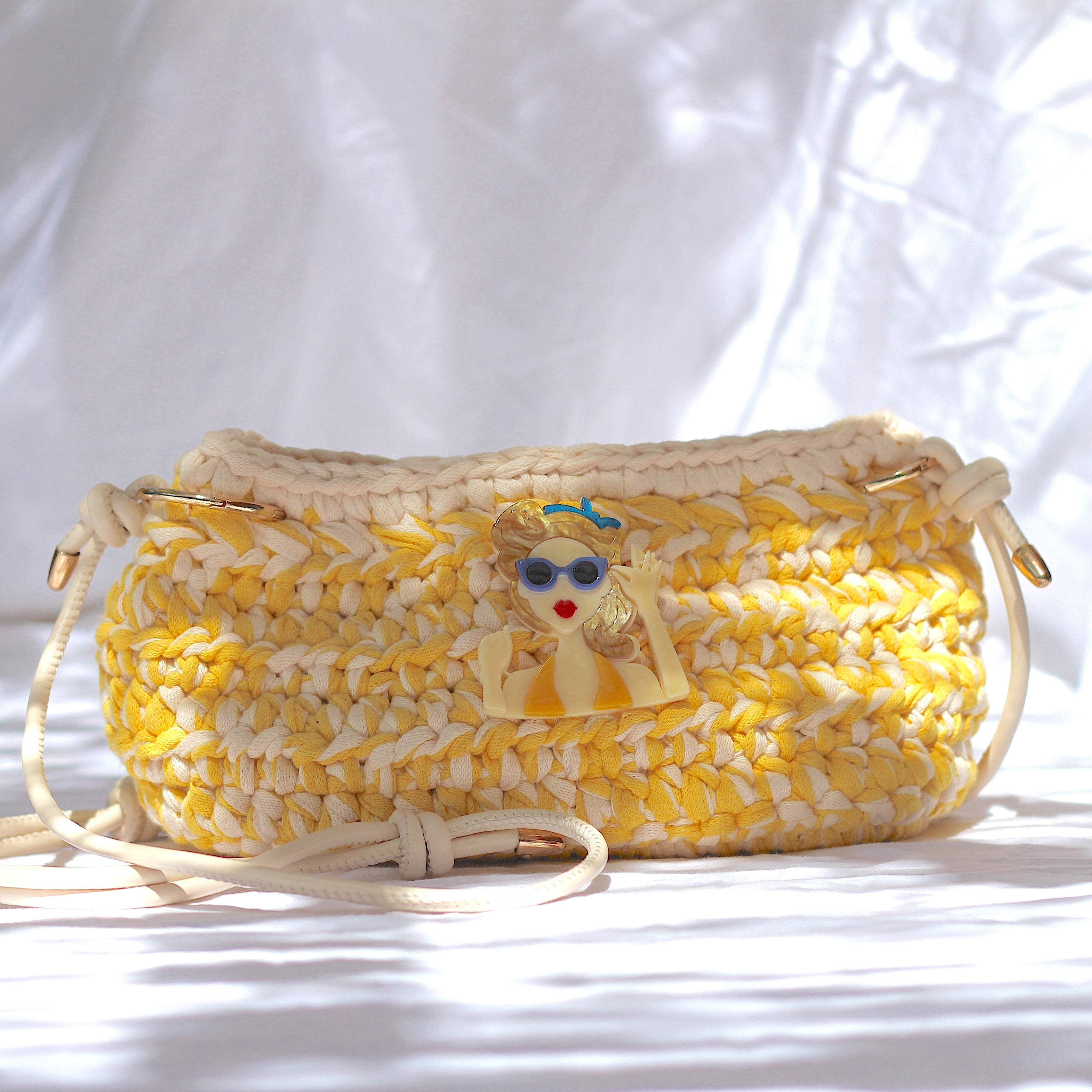 Sac bandoulière au crochet jaune et crème