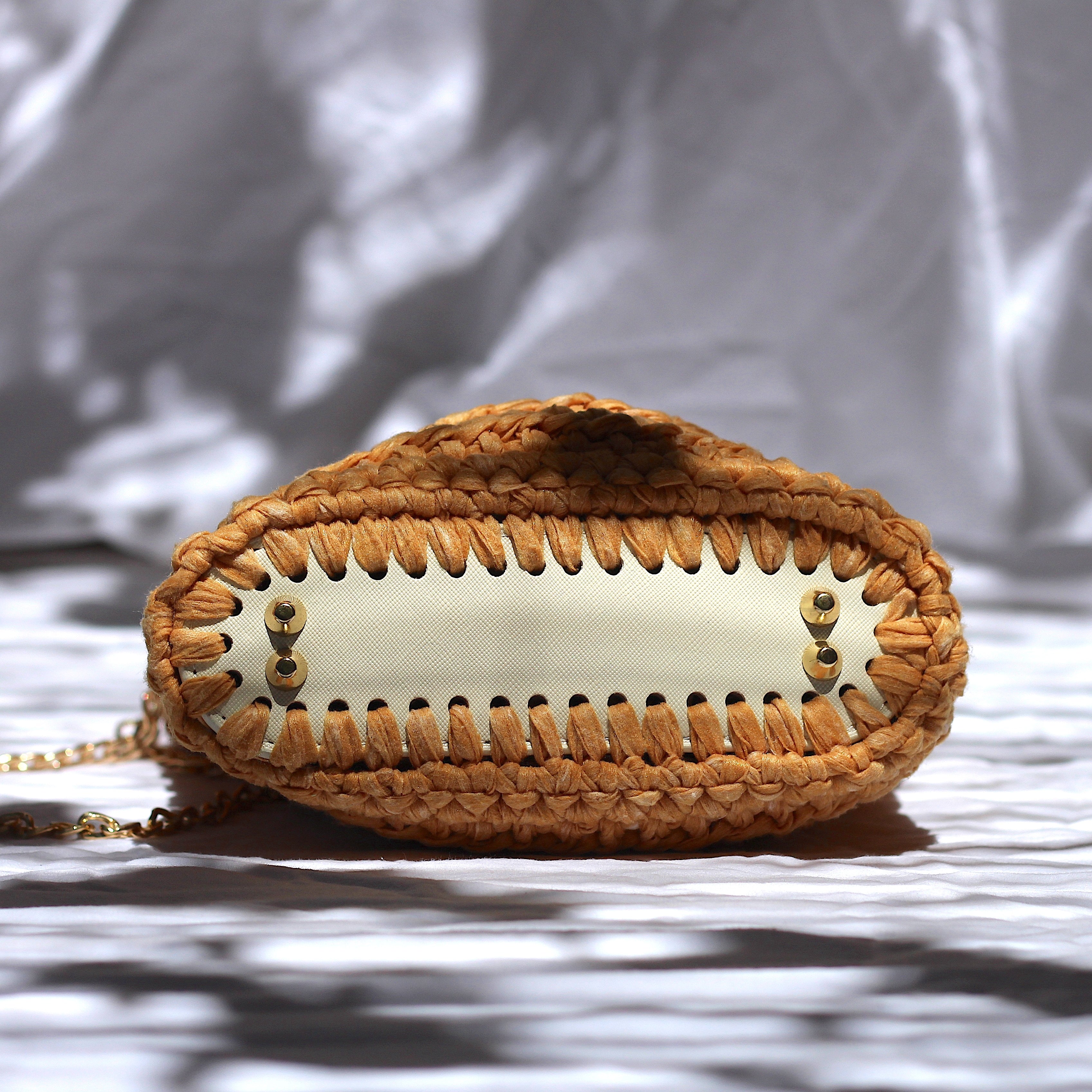 Sac bandoulière au crochet ocre