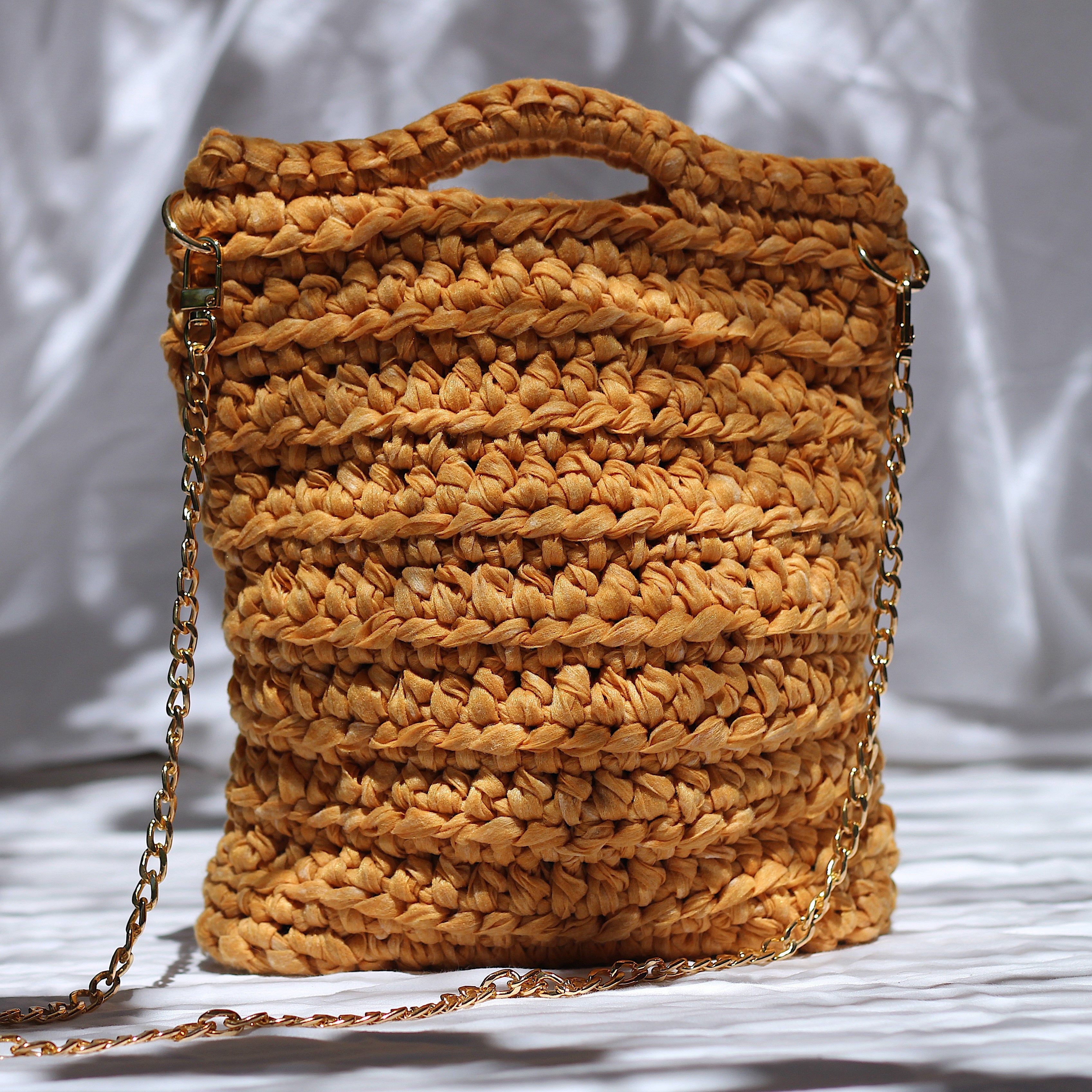 Sac bandoulière au crochet ocre