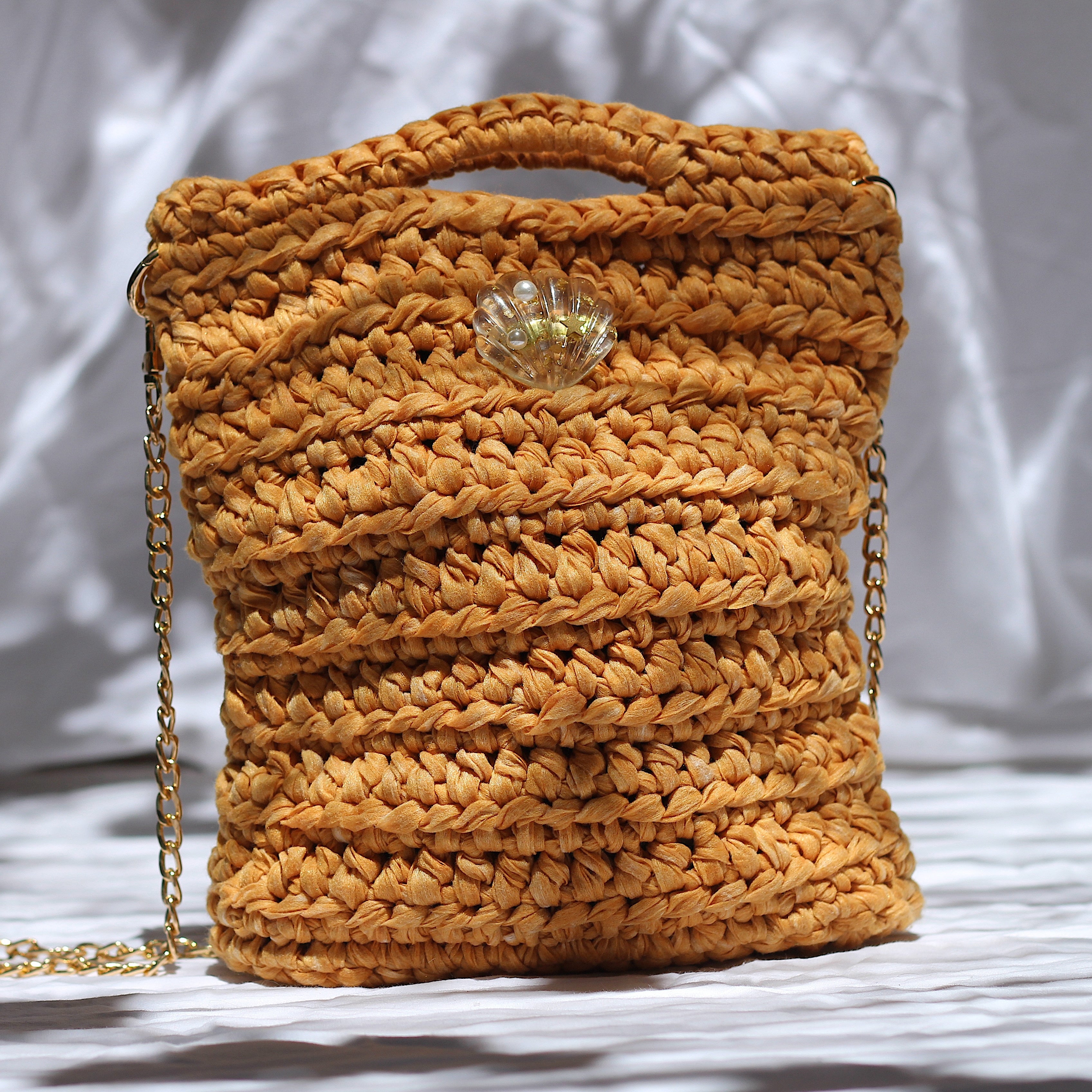 Sac bandoulière au crochet ocre