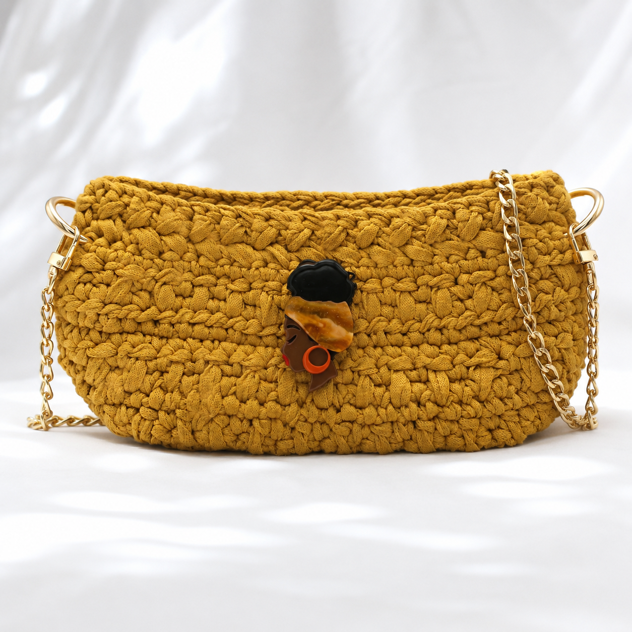 Sac bandoulière au crochet safran