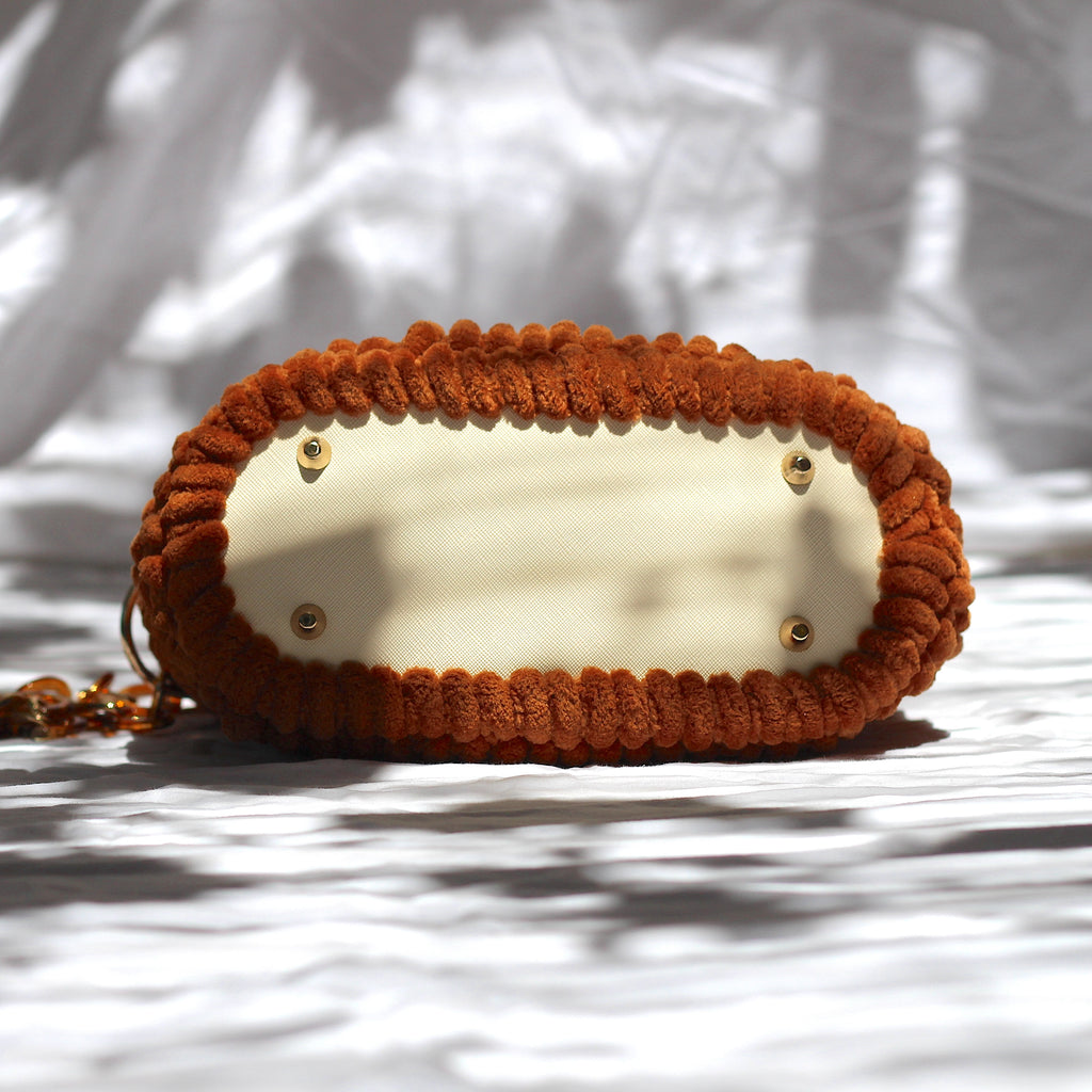Sac bandoulière au crochet en velours camel