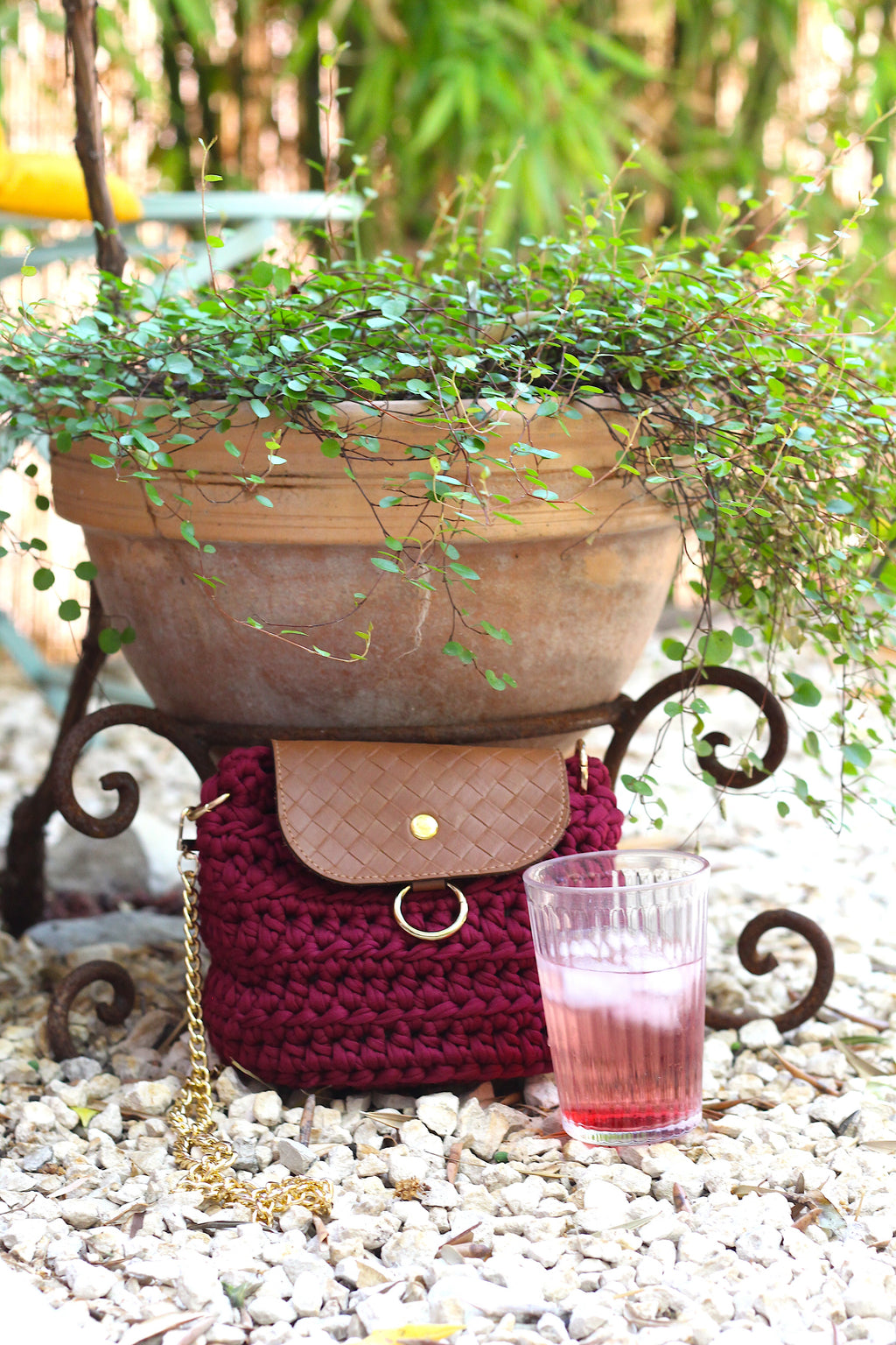 Sac bandoulière au crochet bordeaux