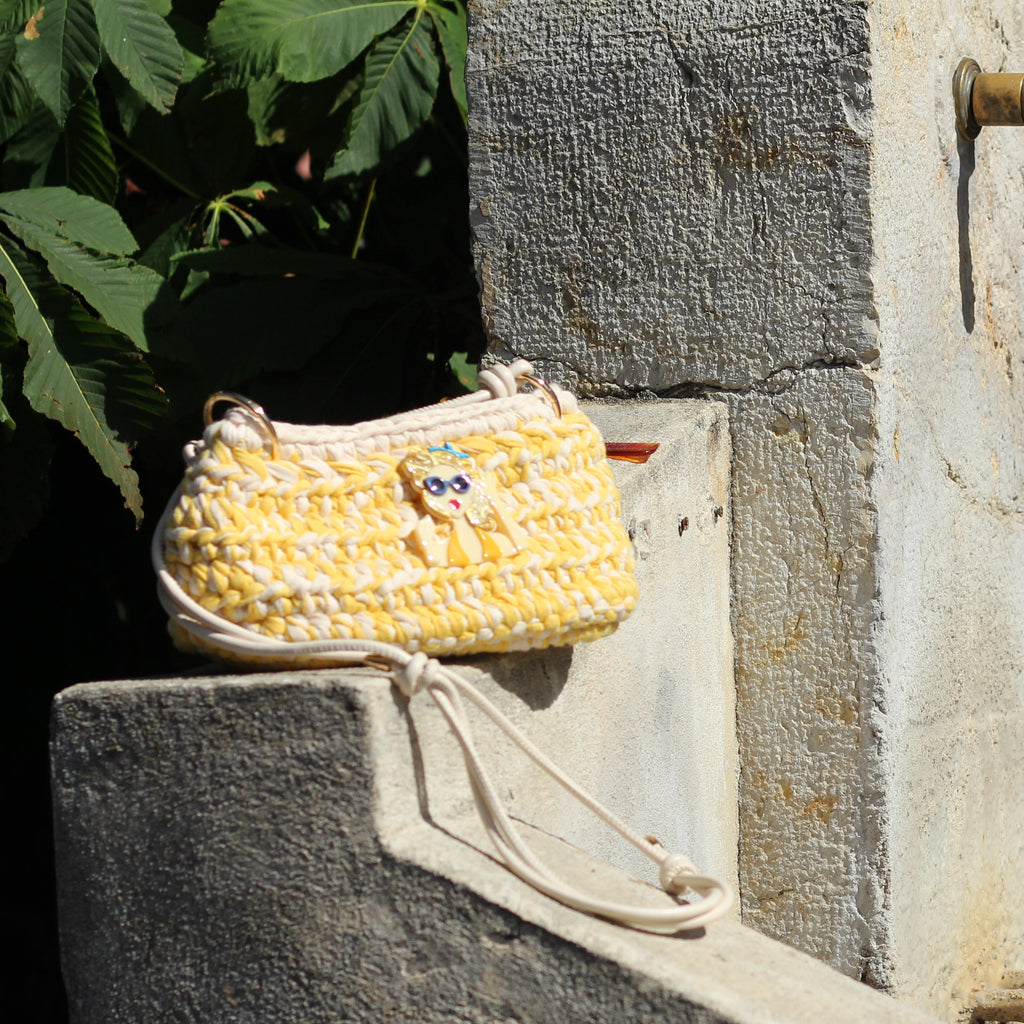 Sac bandoulière au crochet jaune et crème