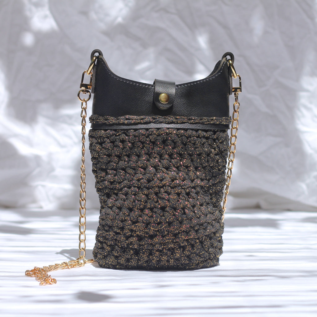 Pochette bandoulière au crochet lurex noir et doré
