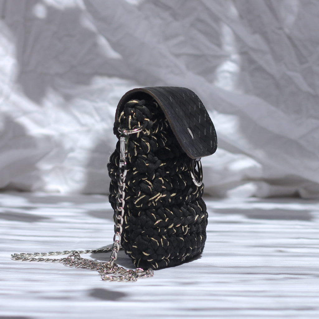 Pochette téléphone au crochet noir, or et argent