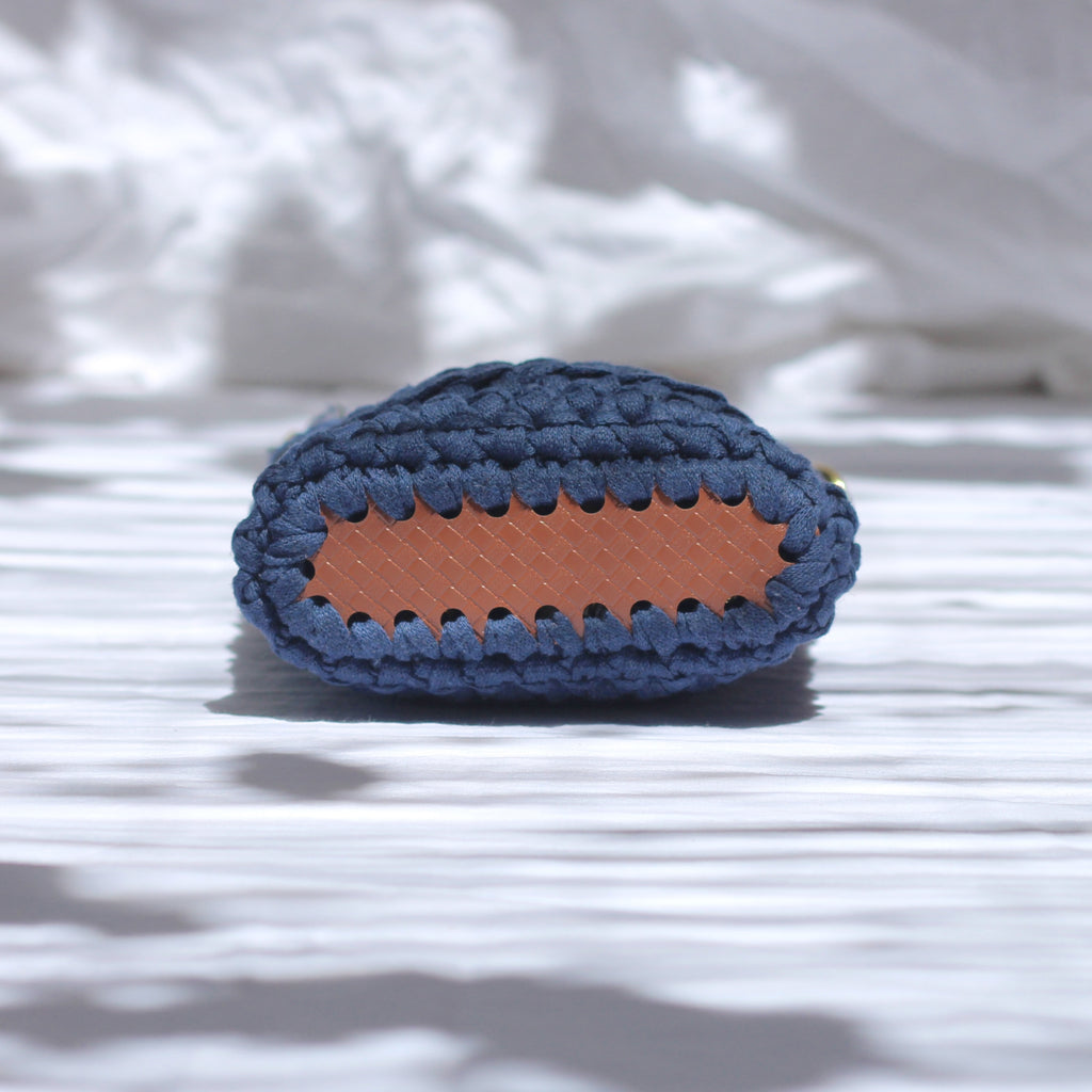 Pochette bandoulière au crochet marine