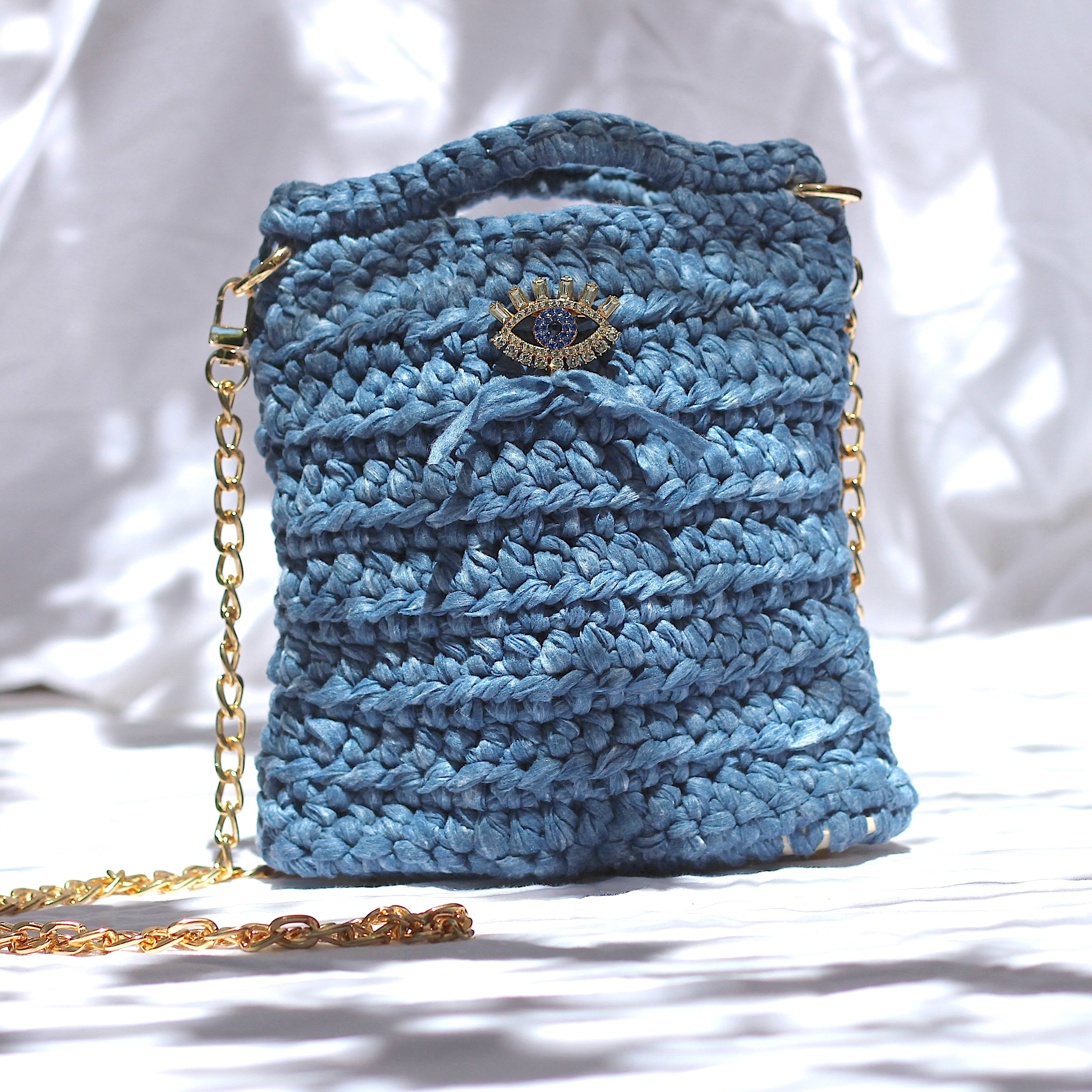Sac bandoulière au crochet bleu jean
