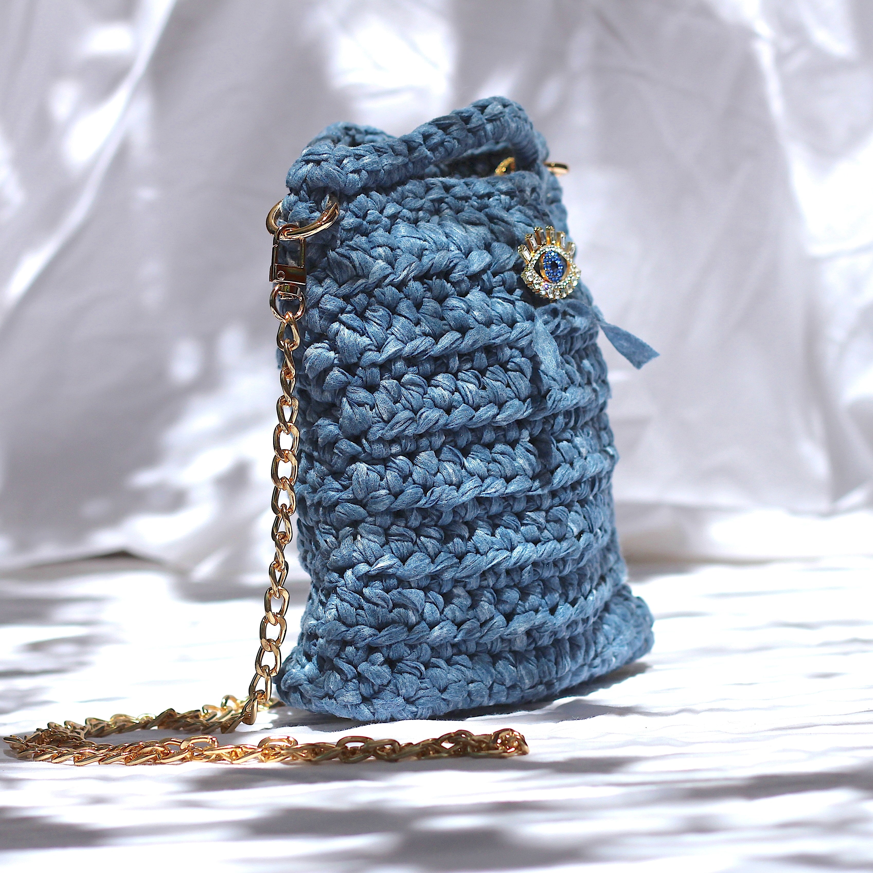 Sac bandoulière au crochet bleu jean