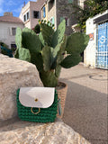 Mini pochette en crochet vert. Fait main en France