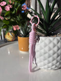 Porte clés en macramé rose et coquillage. Fait main en France