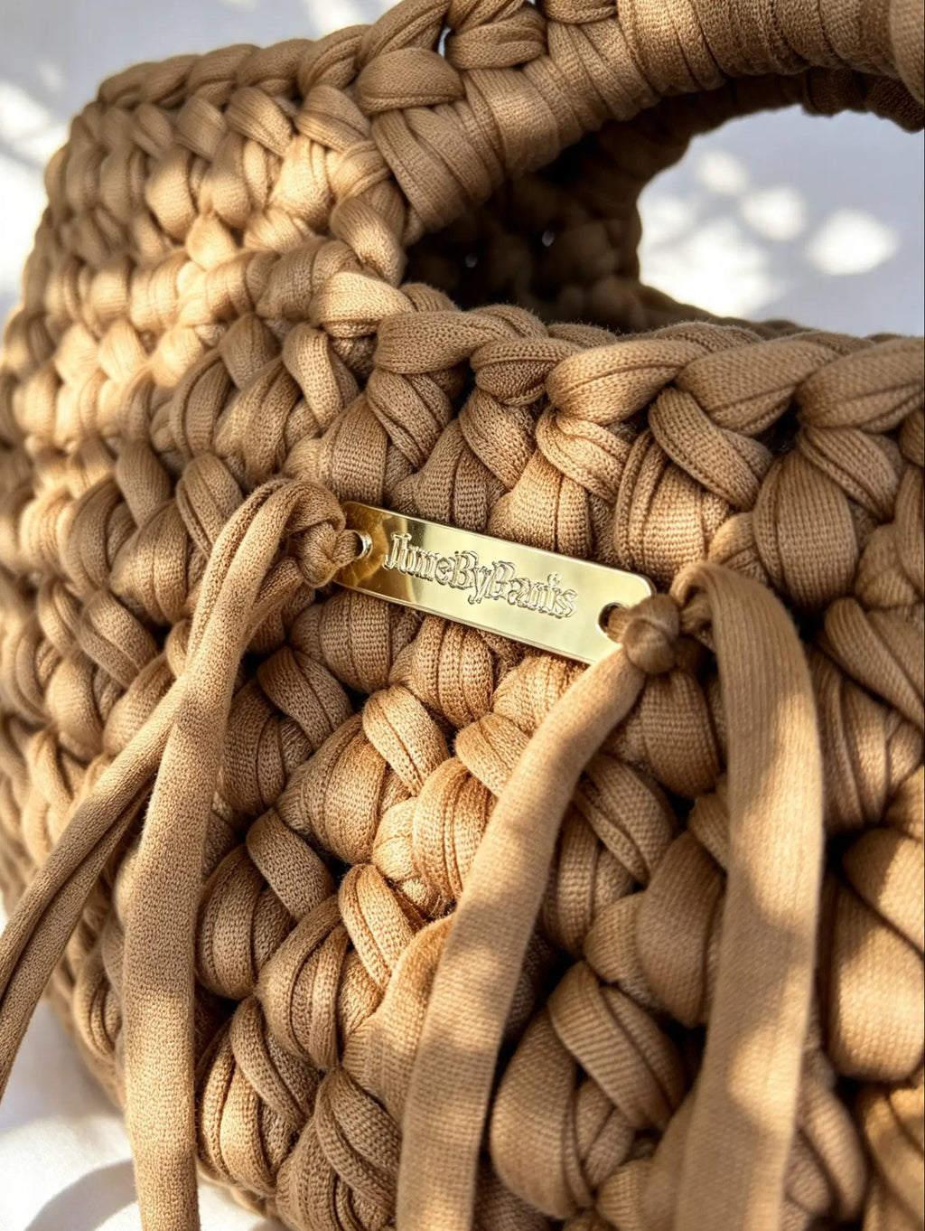Sac grand volume au crochet camel. Fait main en France
