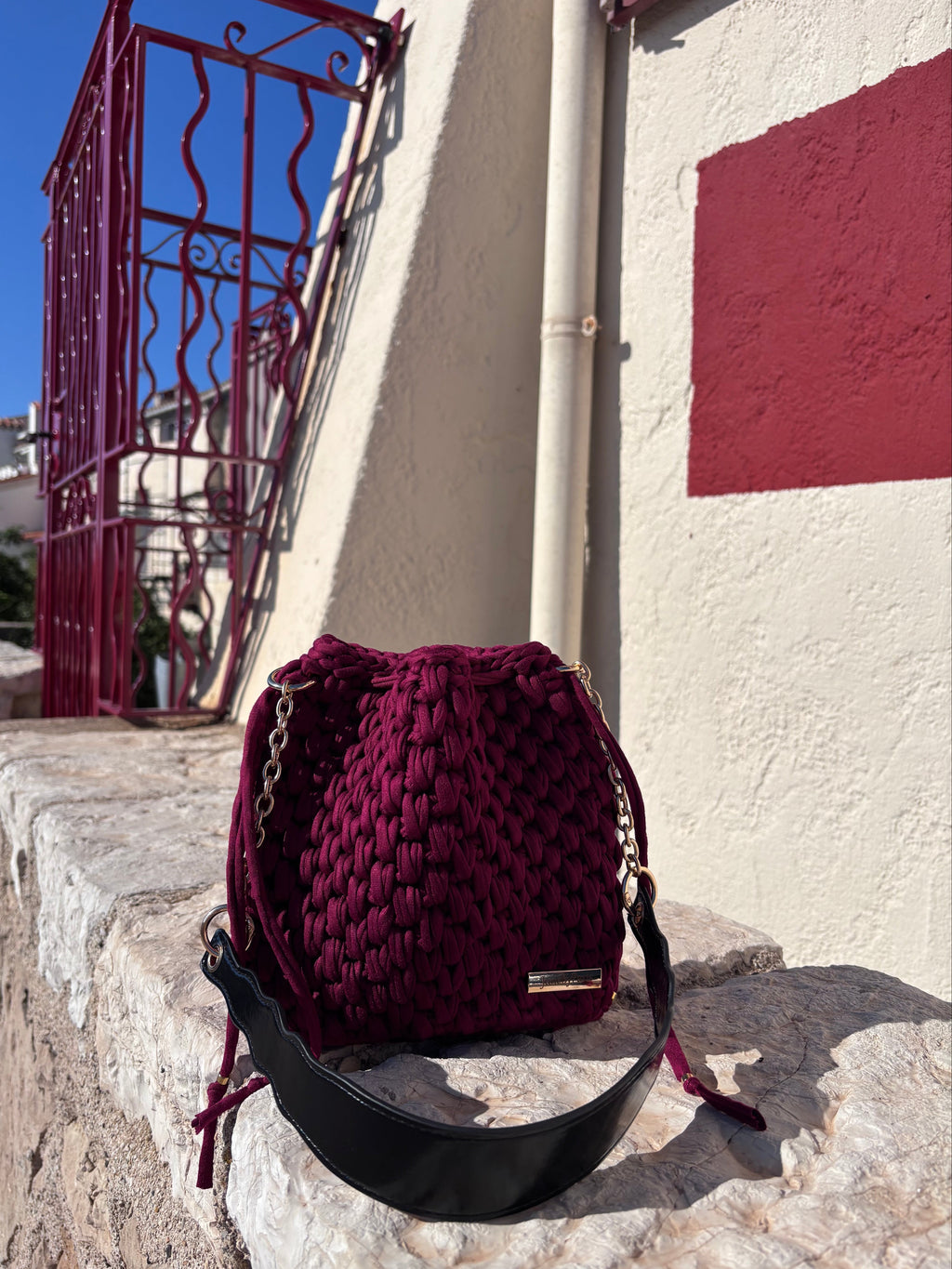 Petit sac bourse au crochet bordeaux. Fait main en France