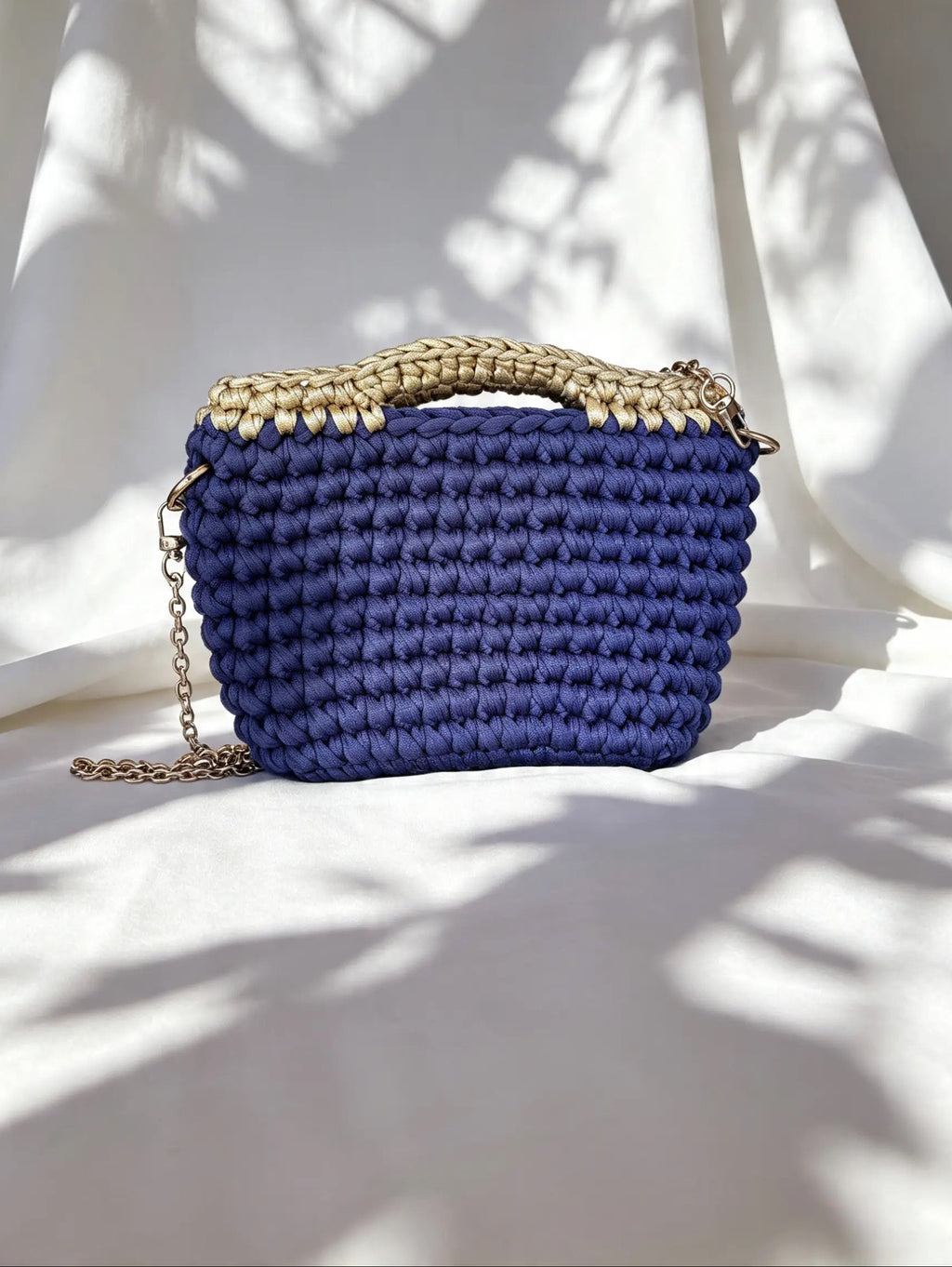 Sac au crochet marine et or