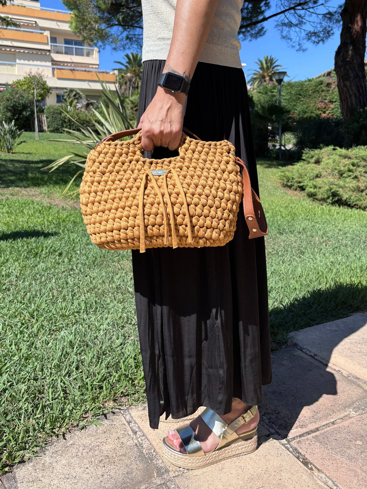 Sac grand volume au crochet camel. Fait main en France