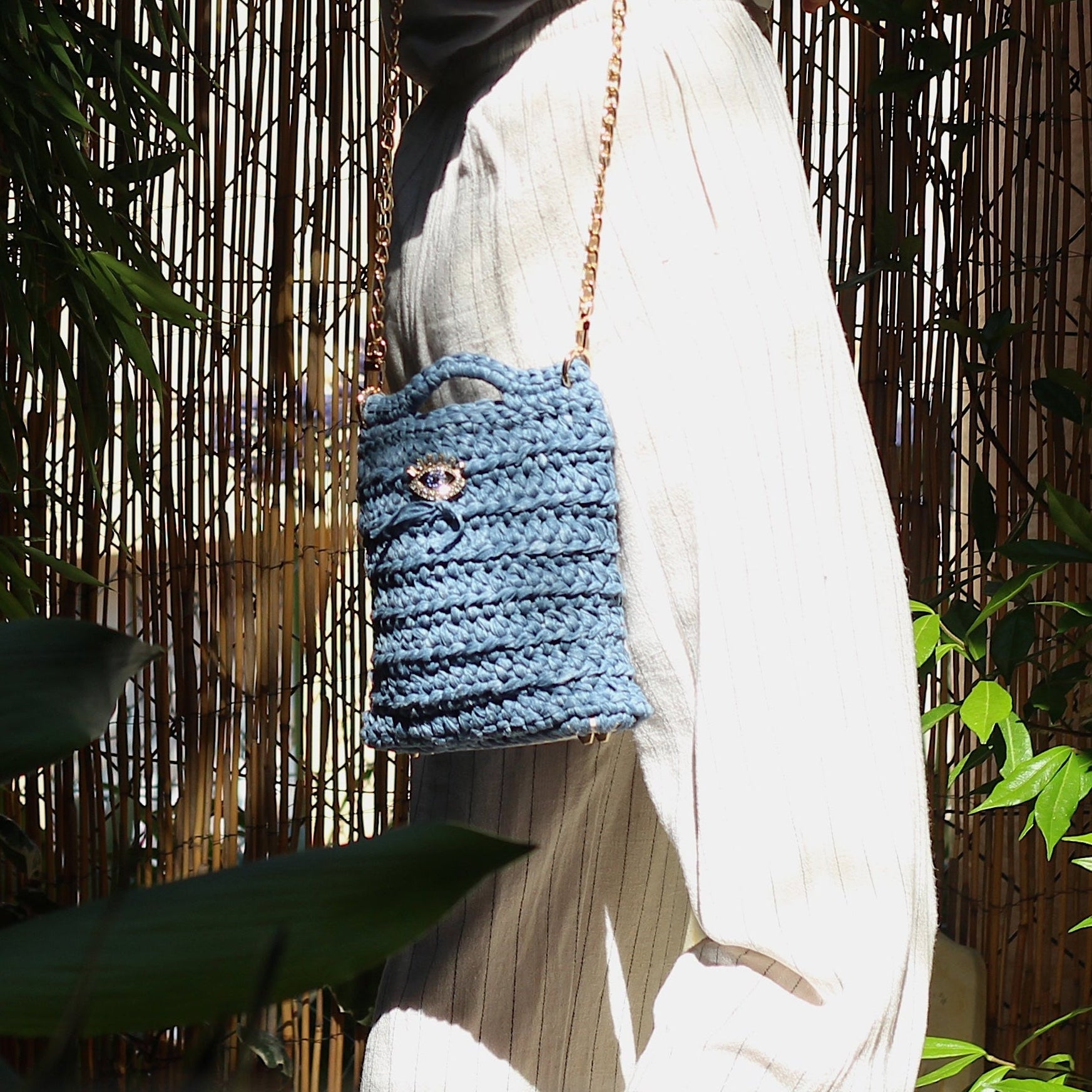 Sac bandoulière au crochet bleu jean