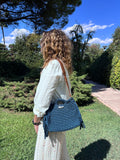 Sac frangé au crochet bleu canard