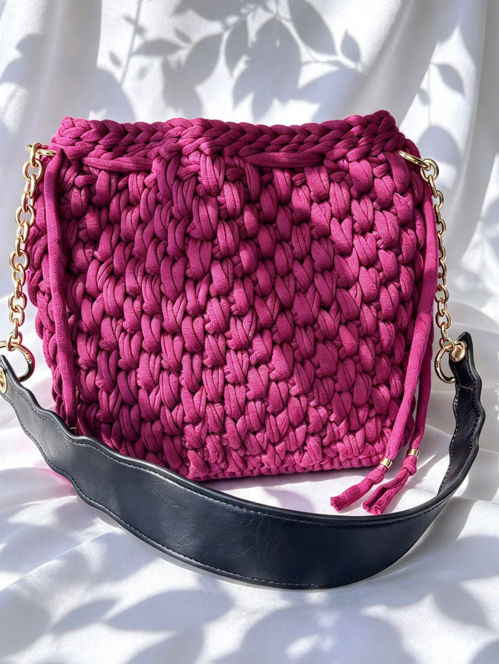Petit sac bourse au crochet bordeaux. Fait main en France