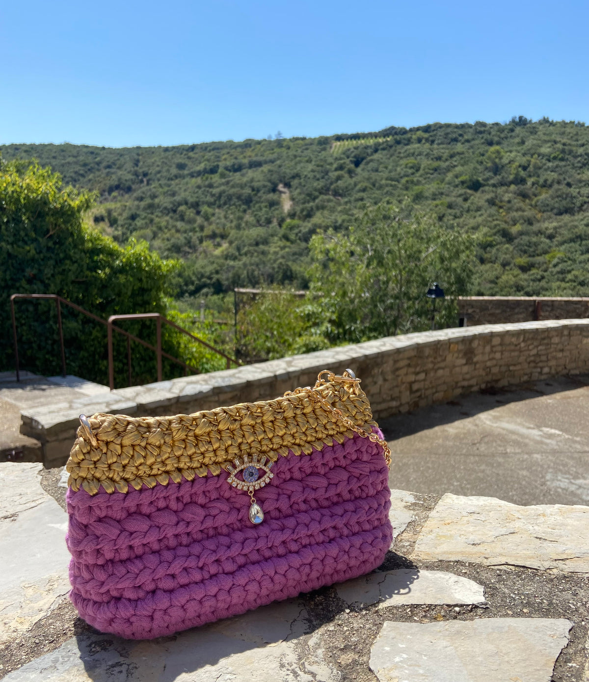 Sac au crochet lilas et or. Fait main en France