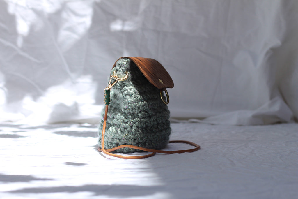 Mini sac bandoulière au crochet vert sauge