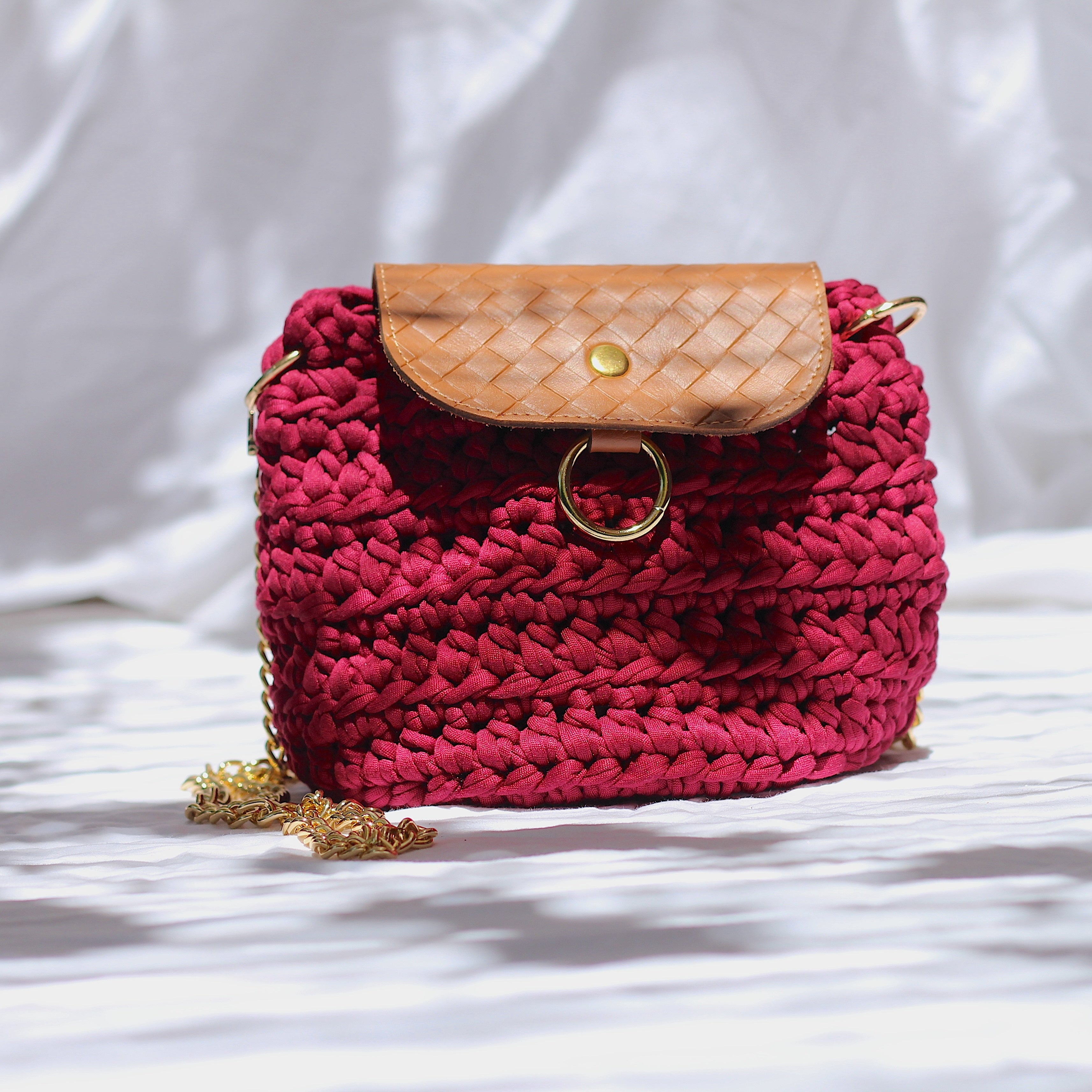 Sac bandoulière au crochet bordeaux