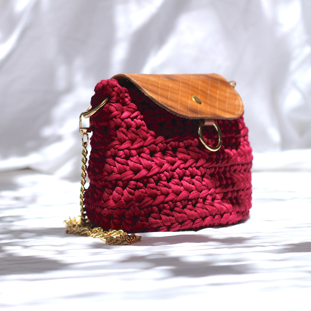 Sac bandoulière au crochet bordeaux