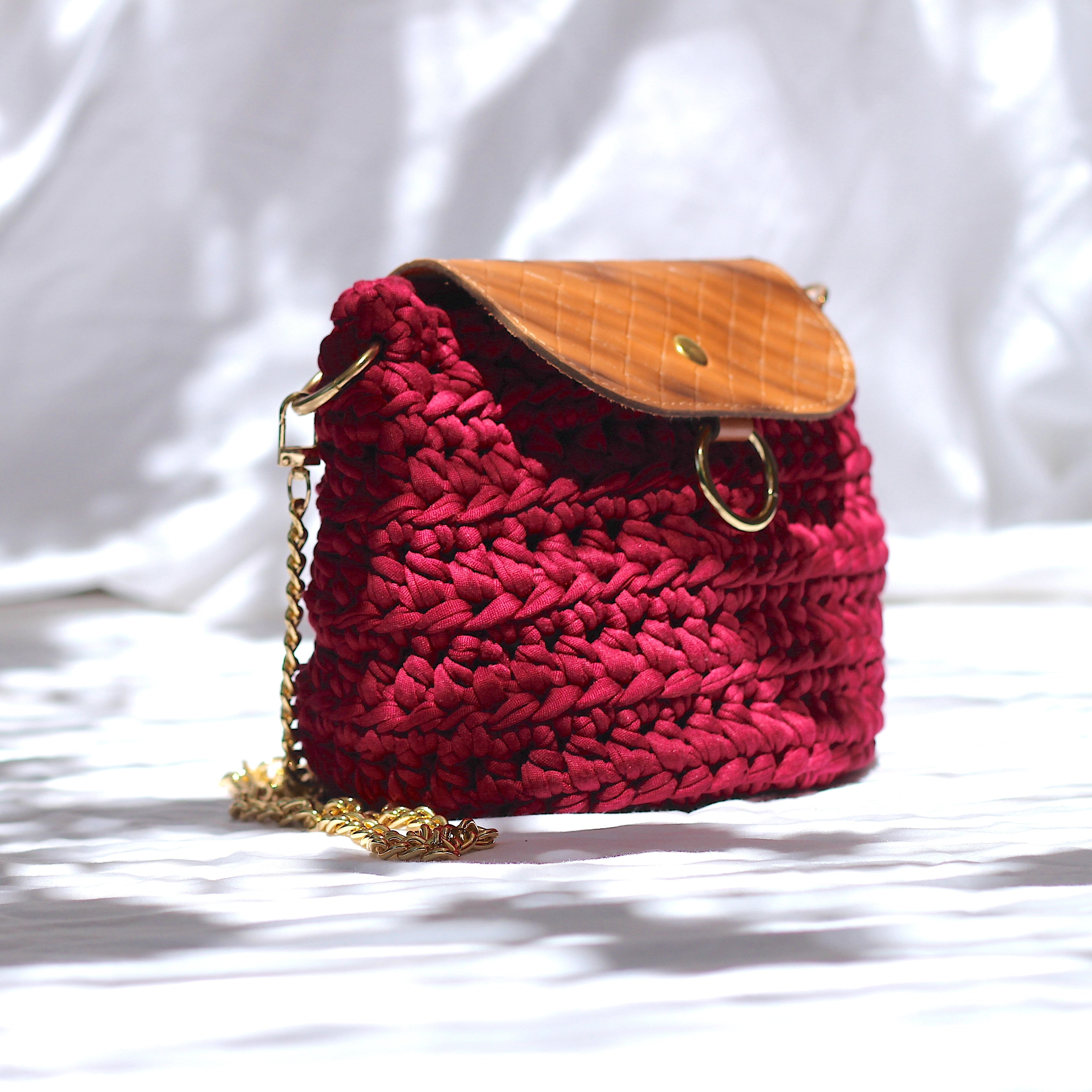Sac bandoulière au crochet bordeaux