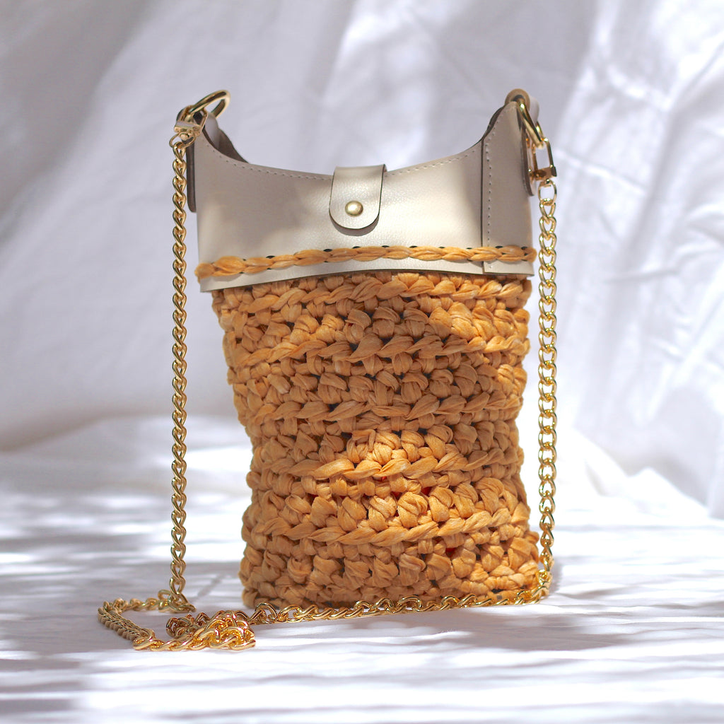 Pochette bandoulière au crochet ocre