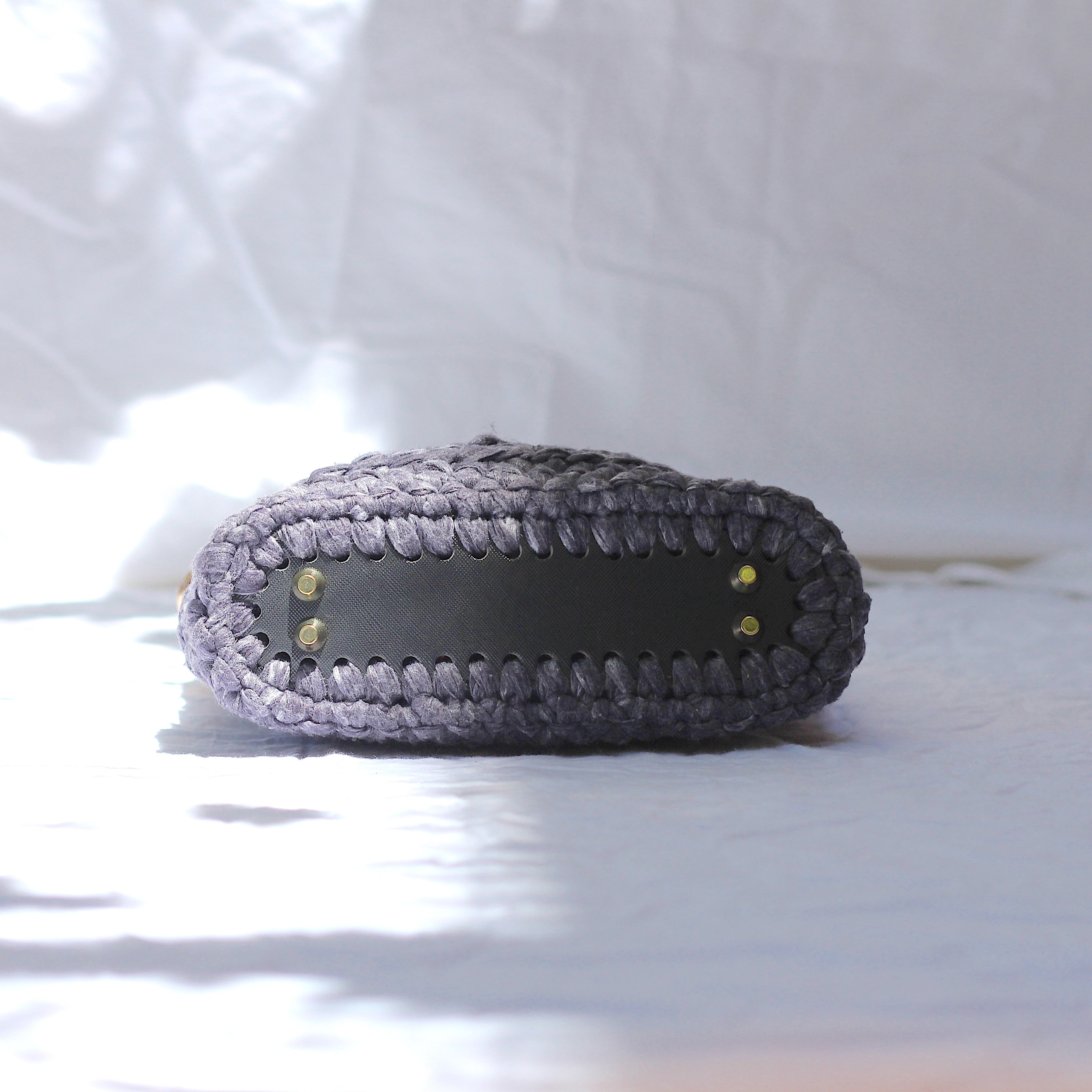 Sac bandoulière au crochet noir délavé