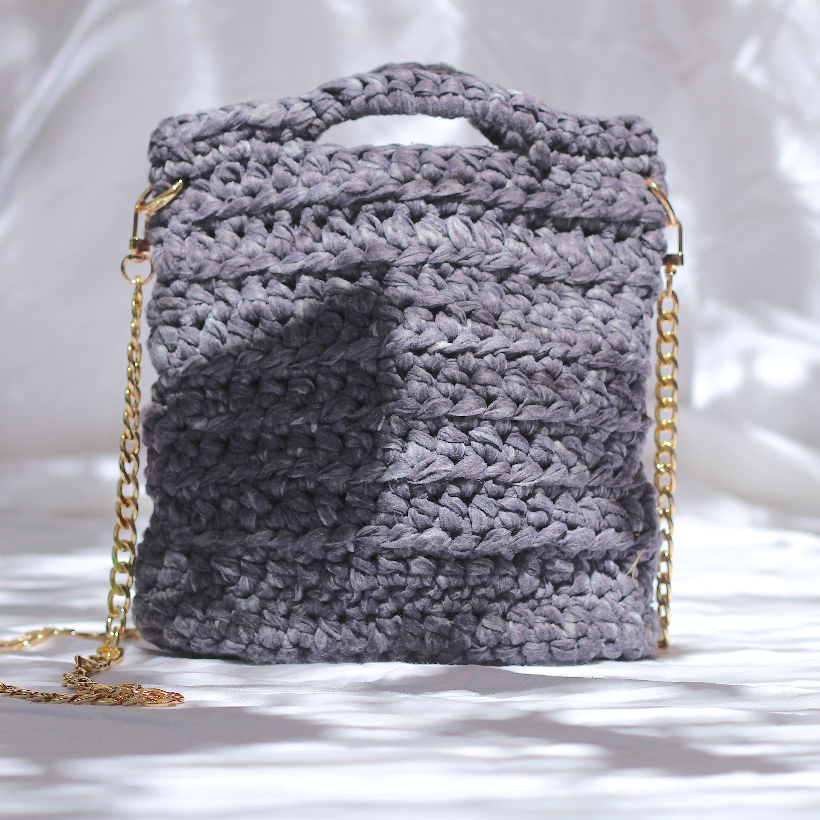 Sac bandoulière au crochet noir délavé