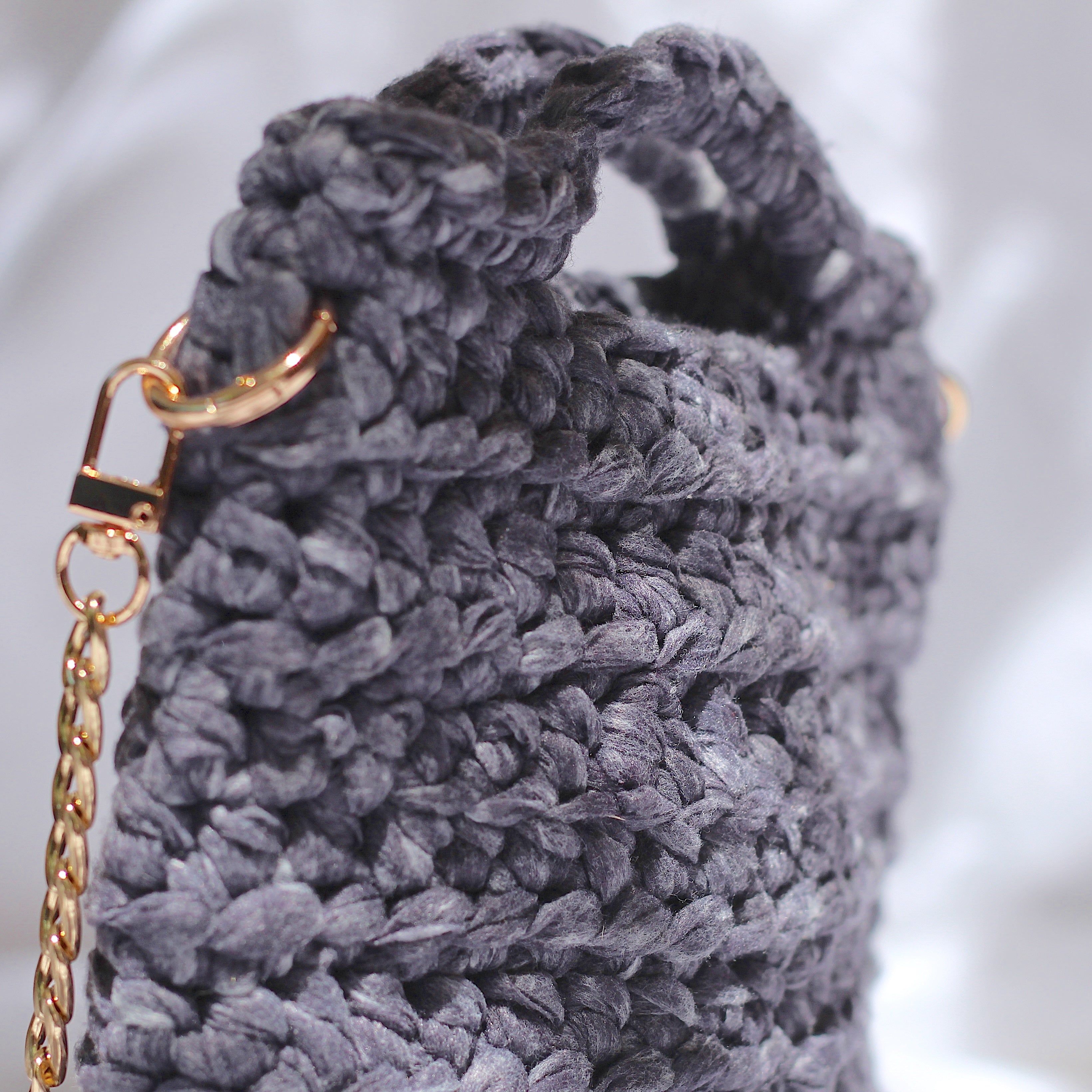 Sac bandoulière au crochet noir délavé