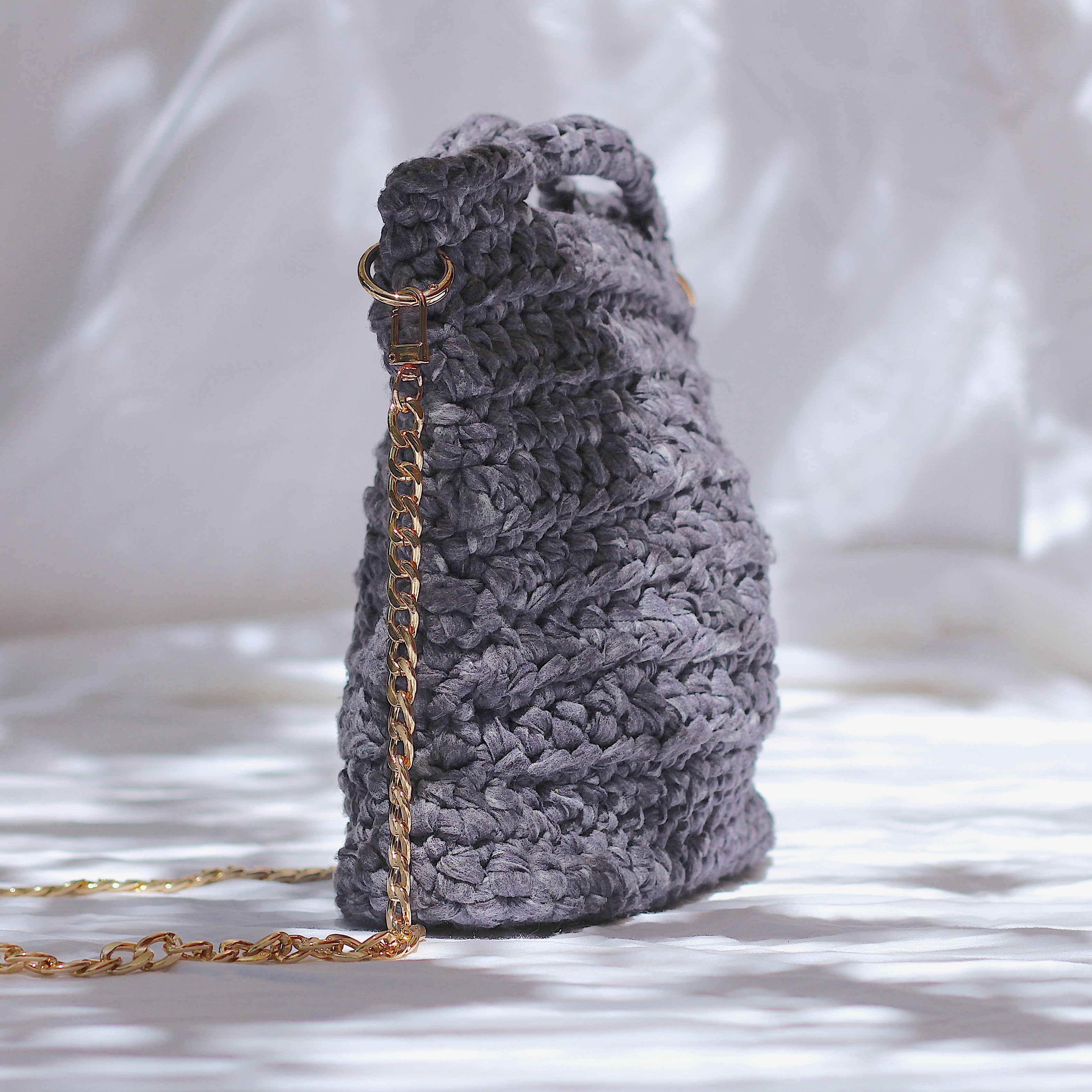 Sac bandoulière au crochet noir délavé