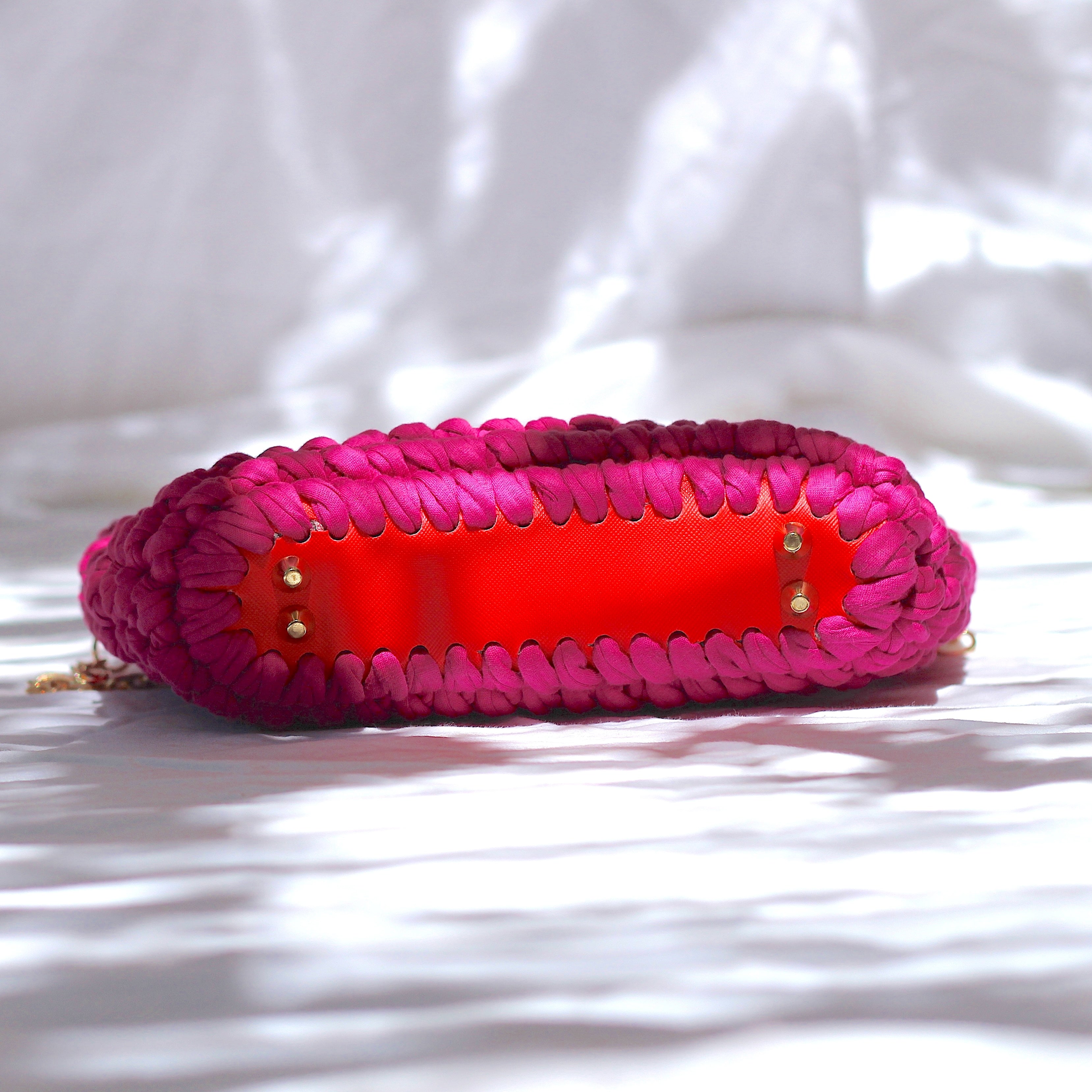 Sac à main au crochet fuchsia