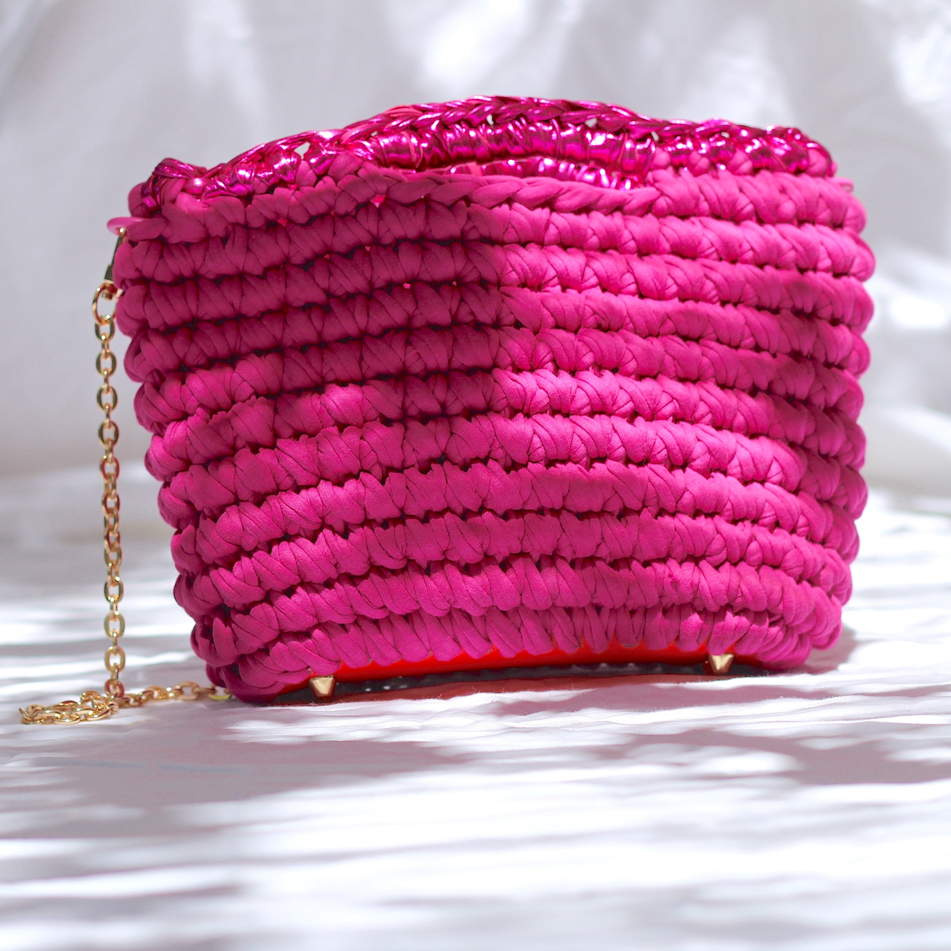 Sac à main au crochet fuchsia
